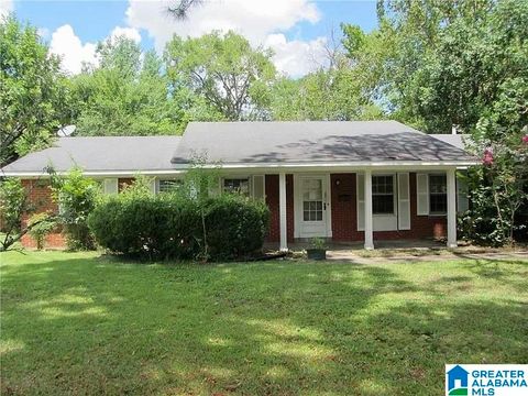 Photo of 2131 Beverly Drive, MONTGOMERY, AL 36111 (MLS # 21449413)
