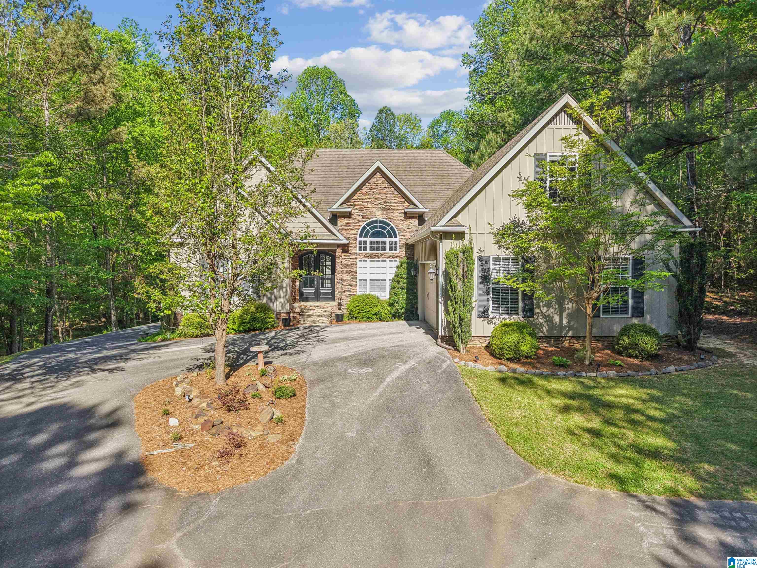 910 TWIN BLUFFS DRIVE