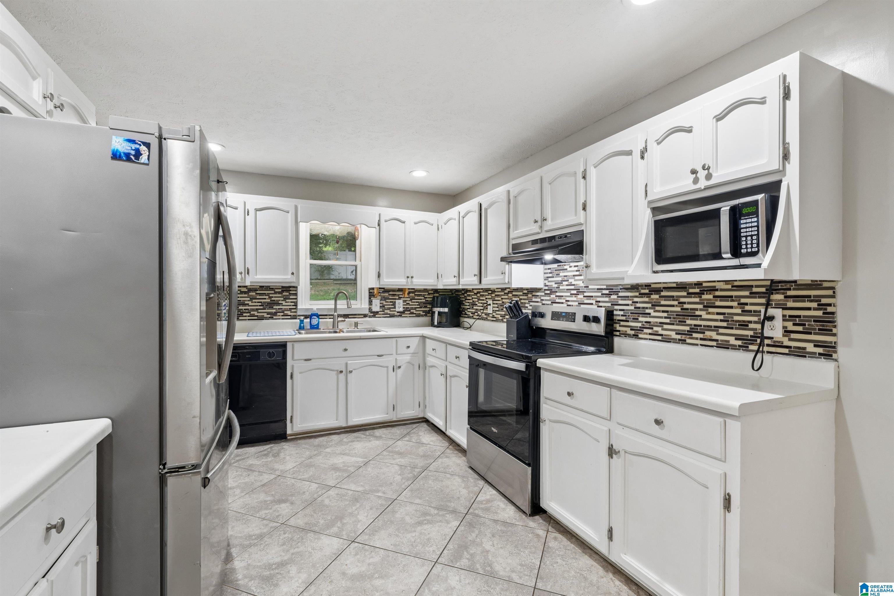 3215 BERKLEY HILLS DRIVE W - Photo 3