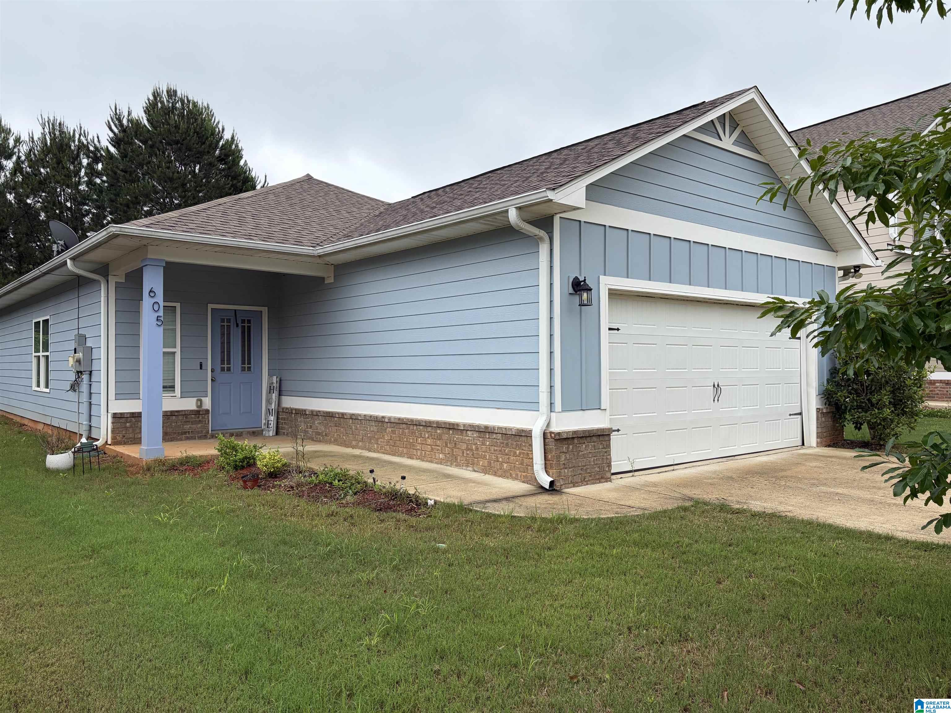 Photo 1 of 12 — 605 BRIAR RIDGE CIRCLE, ODENVILLE, AL 35120