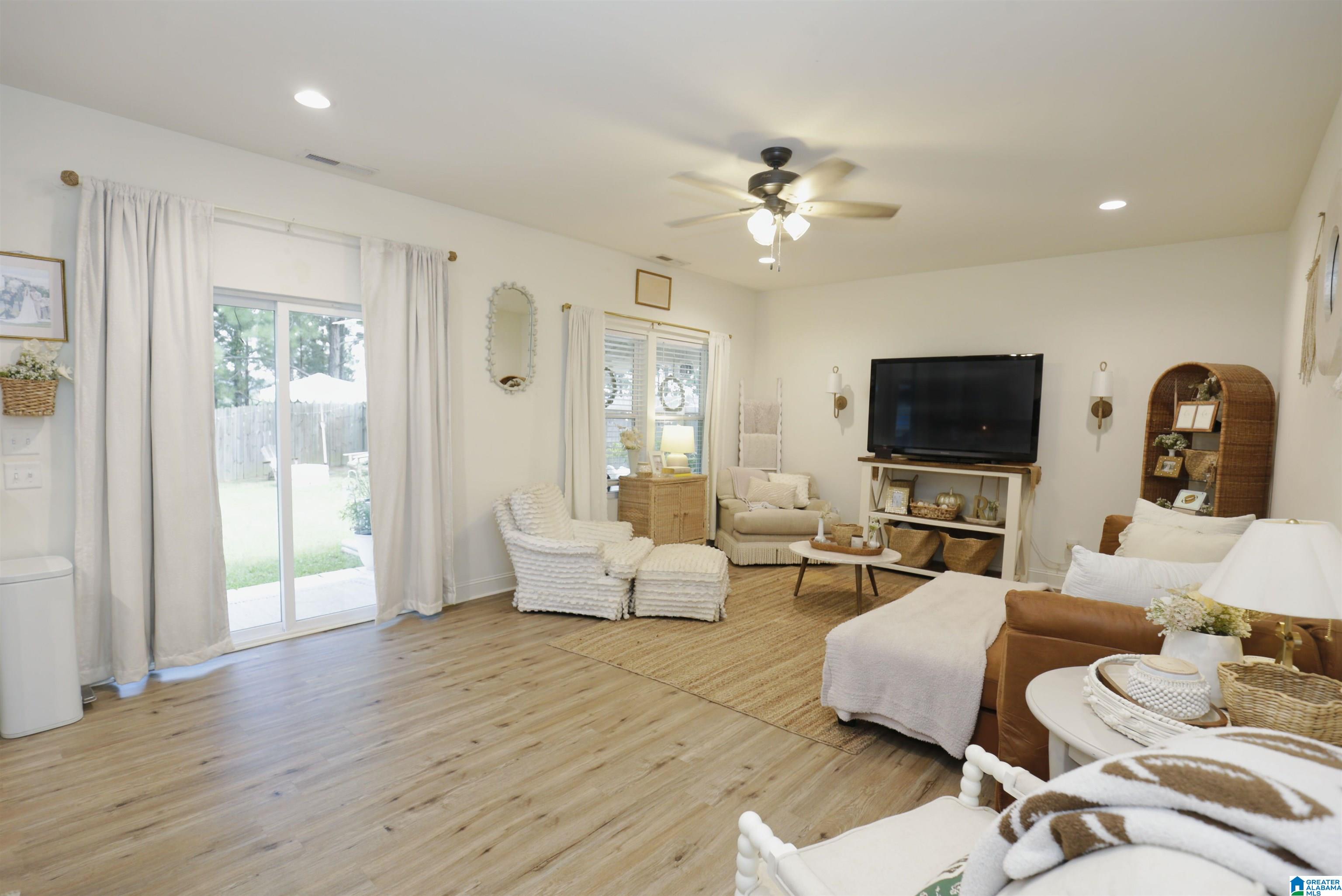 823 KENT DRIVE