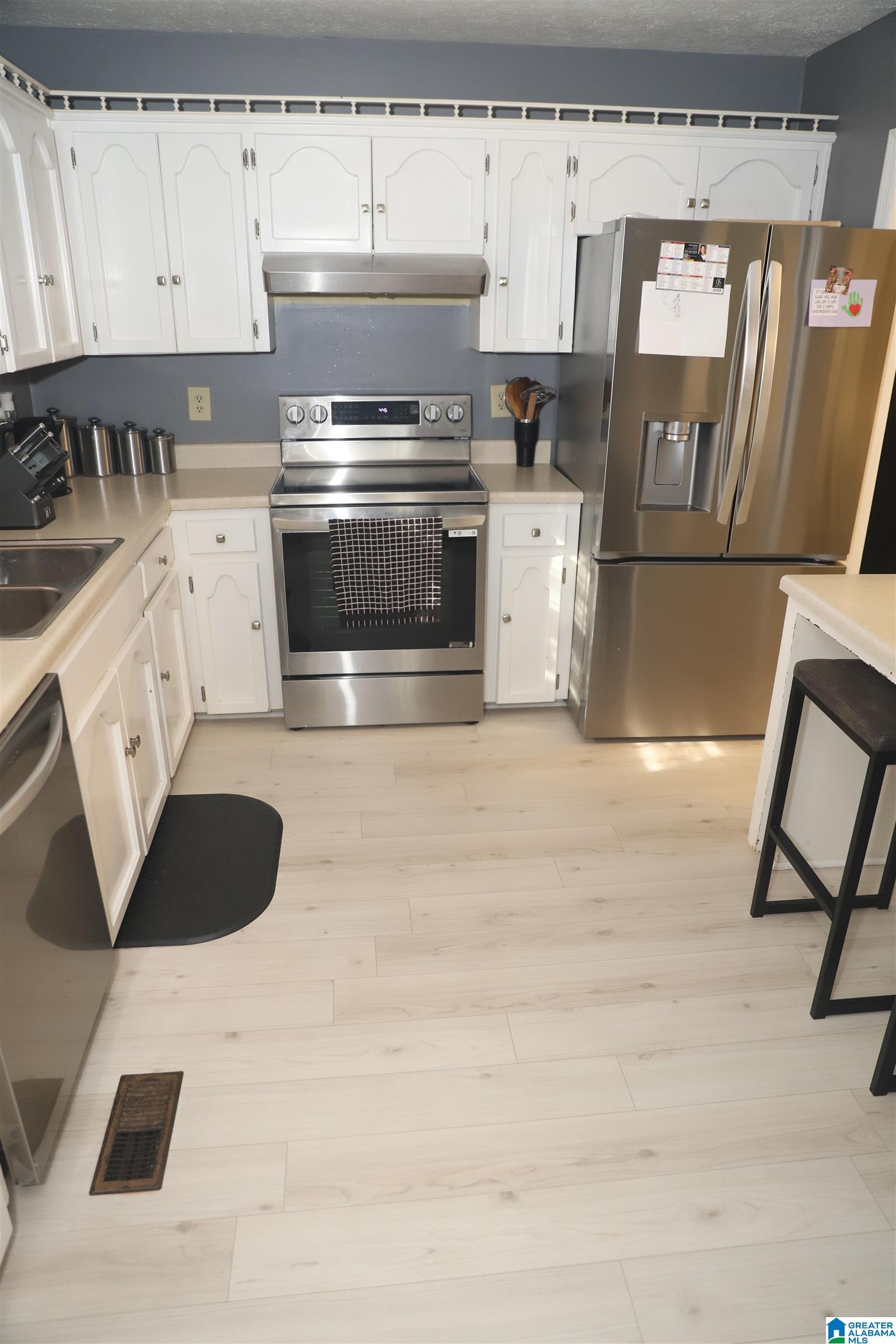 5821 WOODGATE CIRCLE - Photo 4