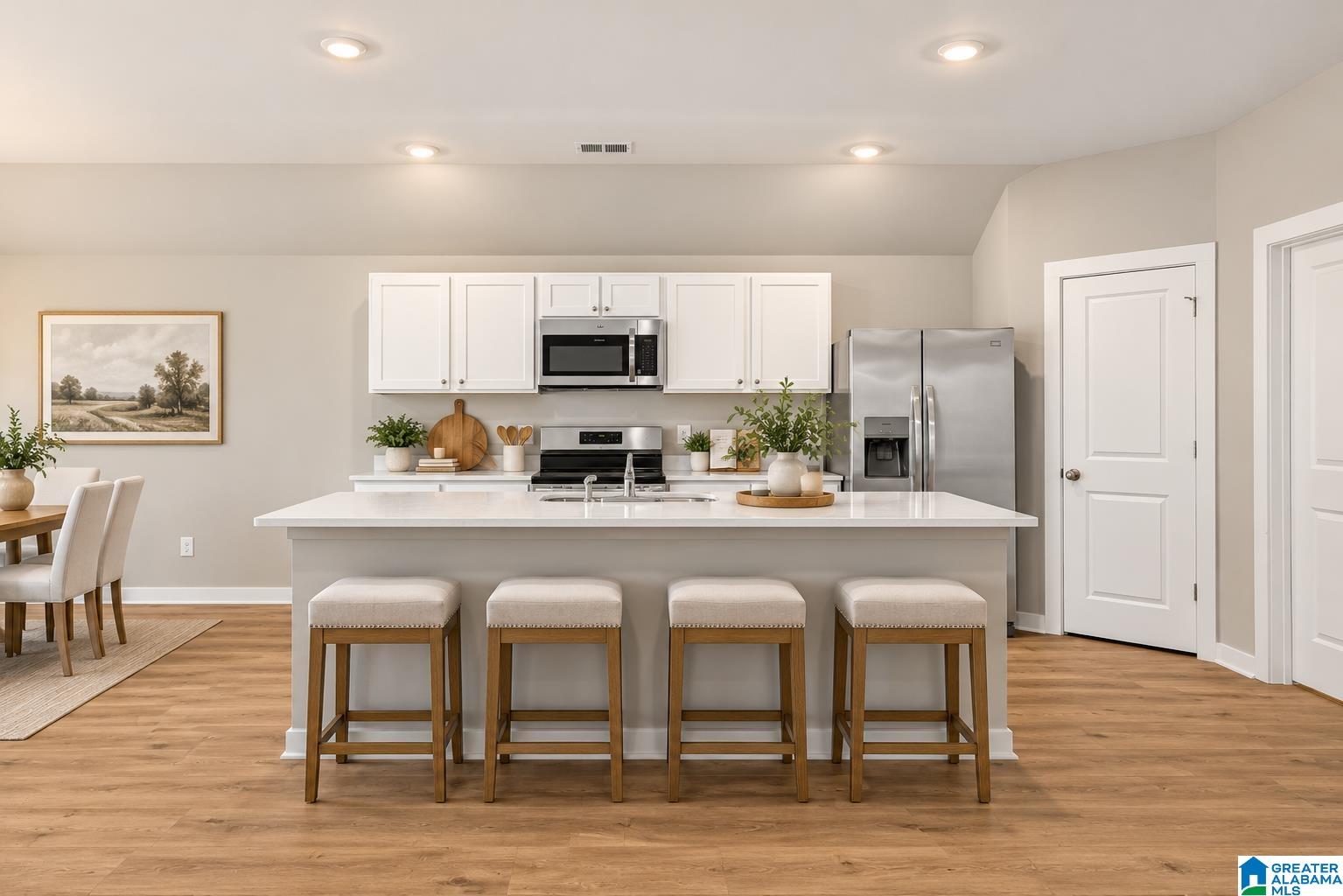 816 CAMDEN LOOP
