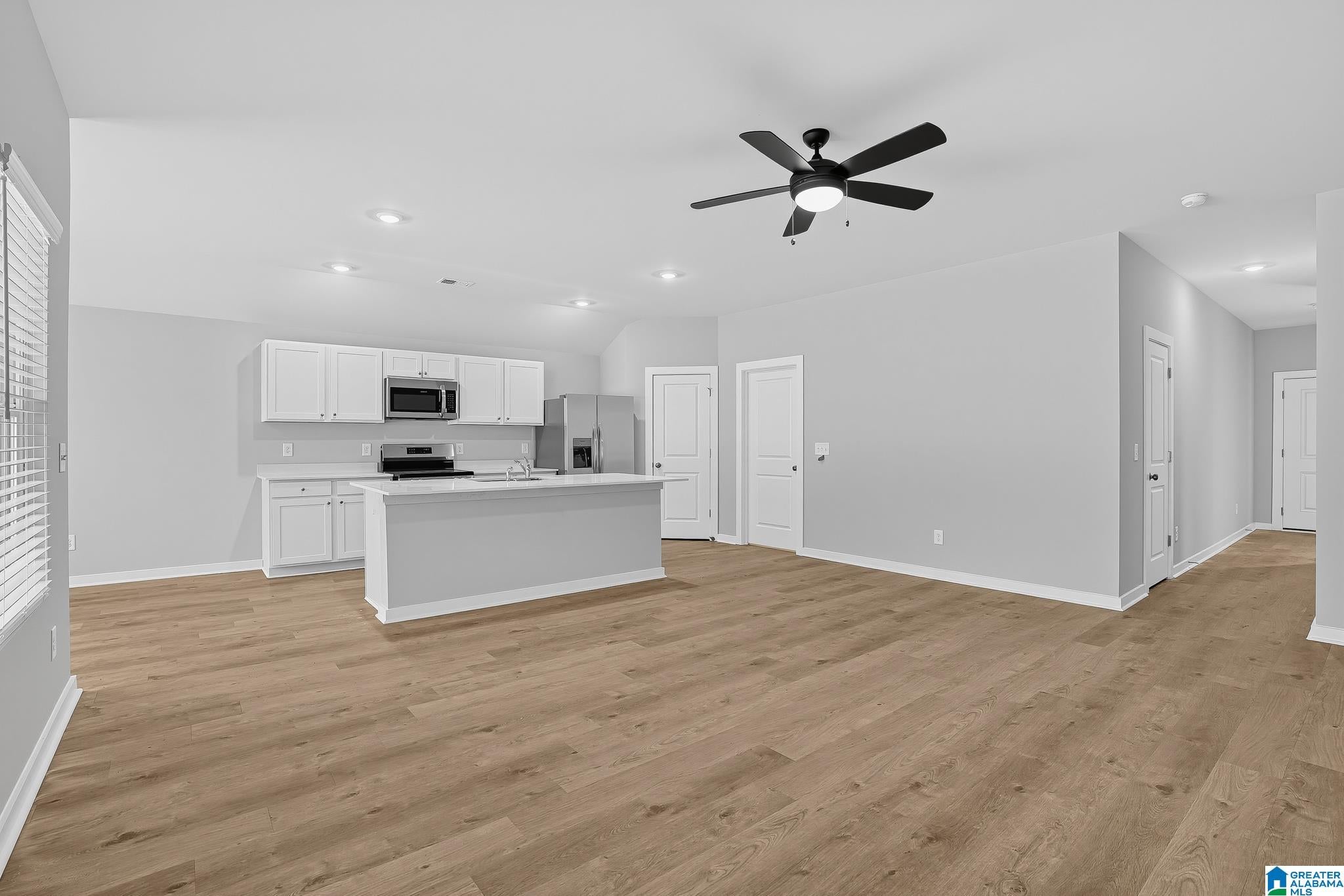 816 CAMDEN LOOP