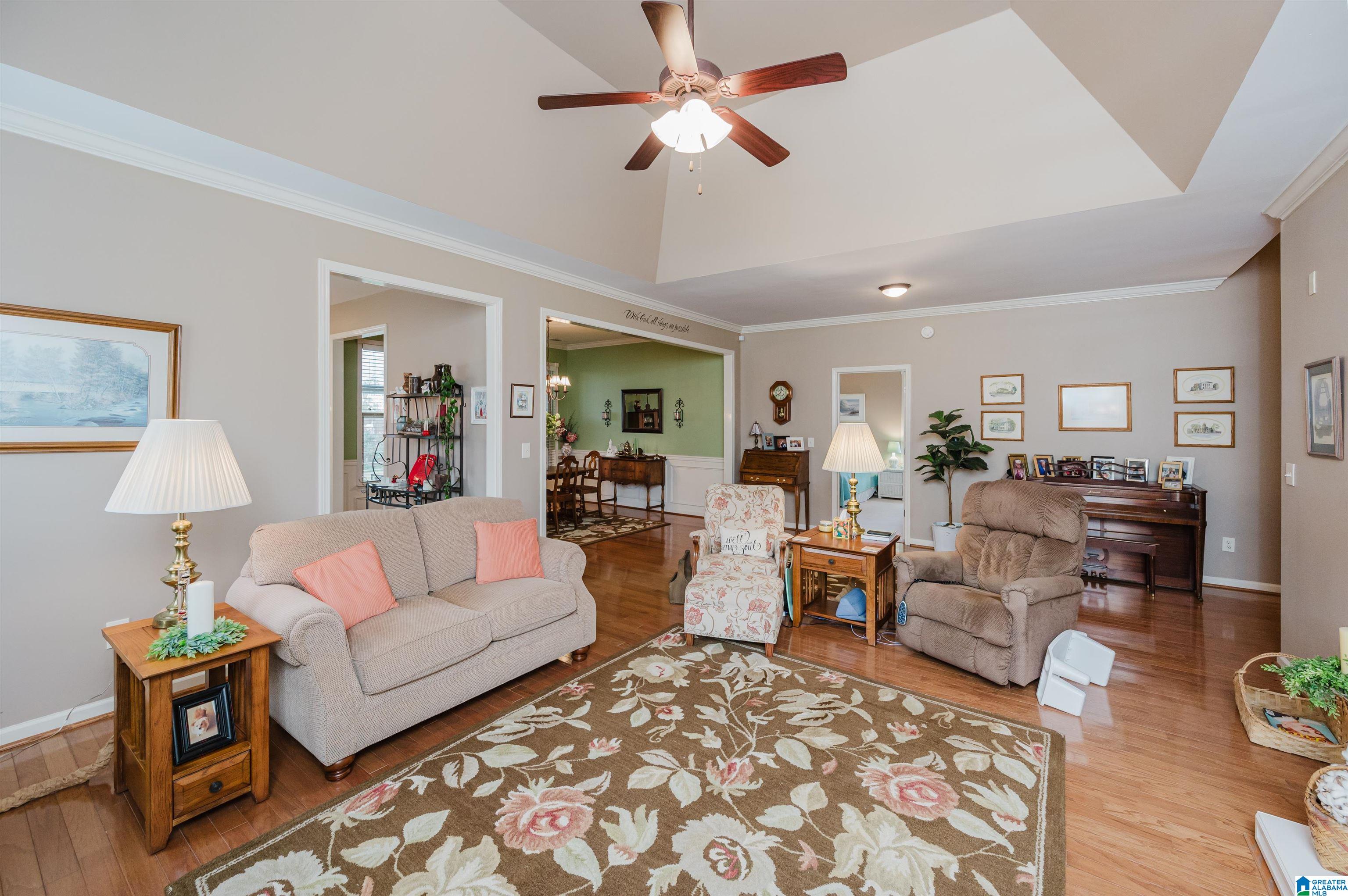1359 MOUNTAIN LANE