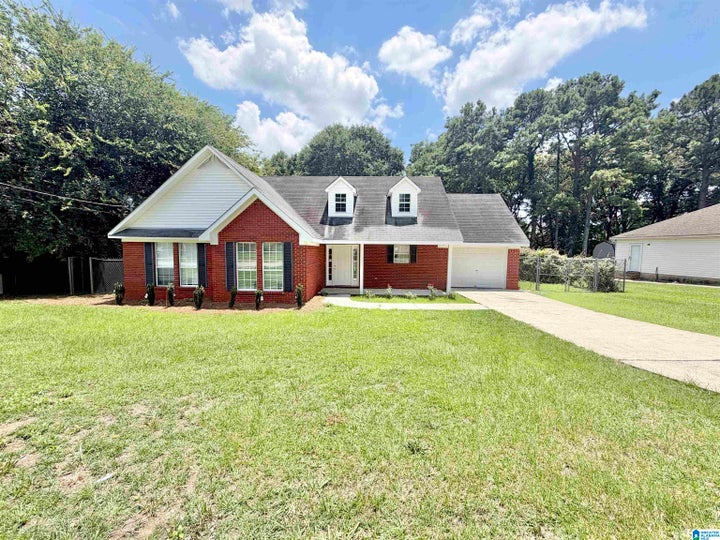 Photo 1 of 18 — 108 COLONIAL CIRCLE, CLANTON, AL 35045