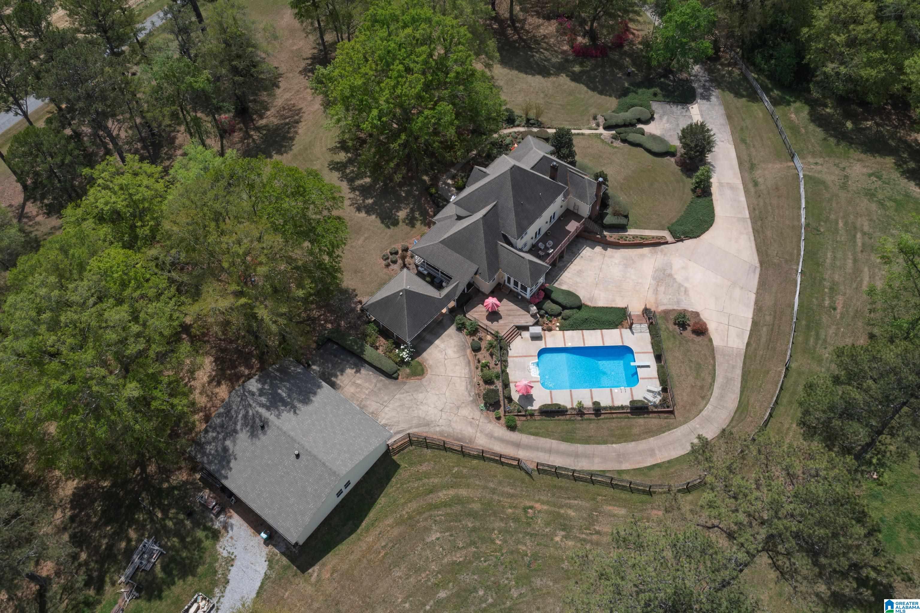 1115 CREEKSIDE CIRCLE