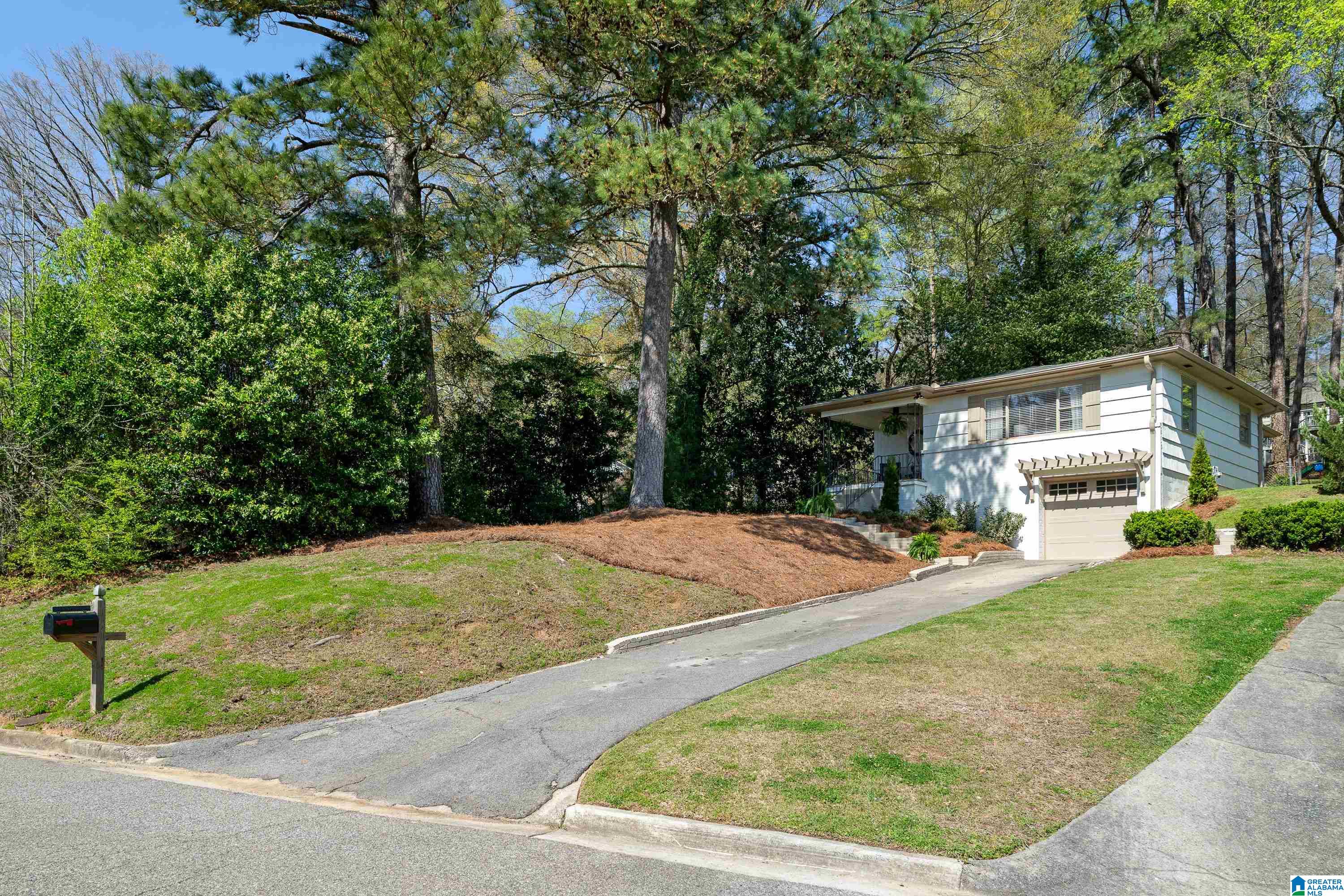 1820 WINDSOR BOULEVARD