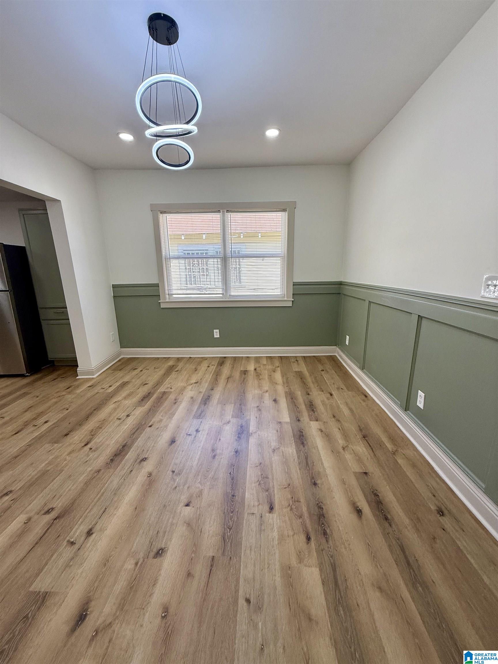 212 BANKHEAD HIGHWAY W