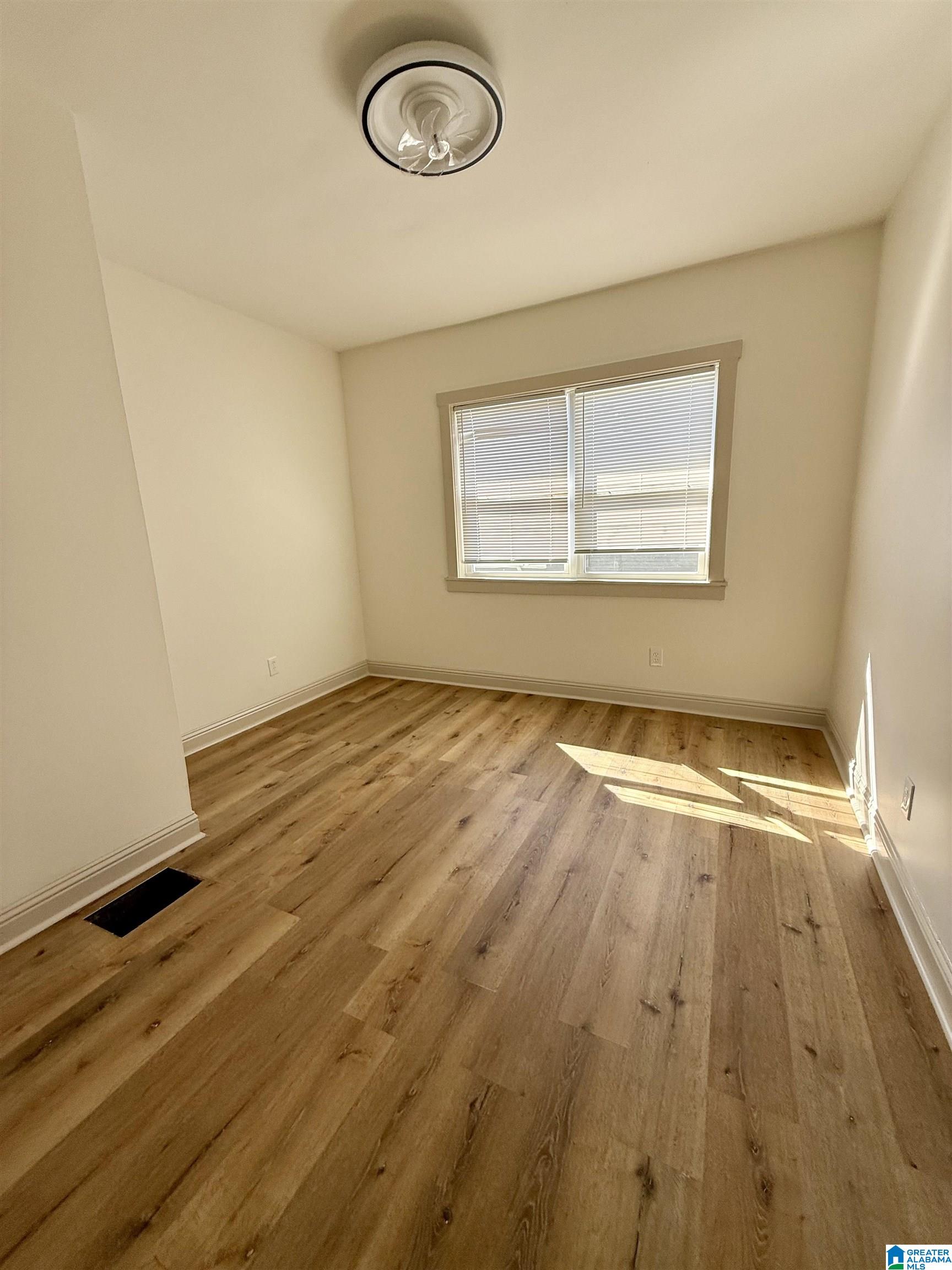 212 BANKHEAD HIGHWAY W