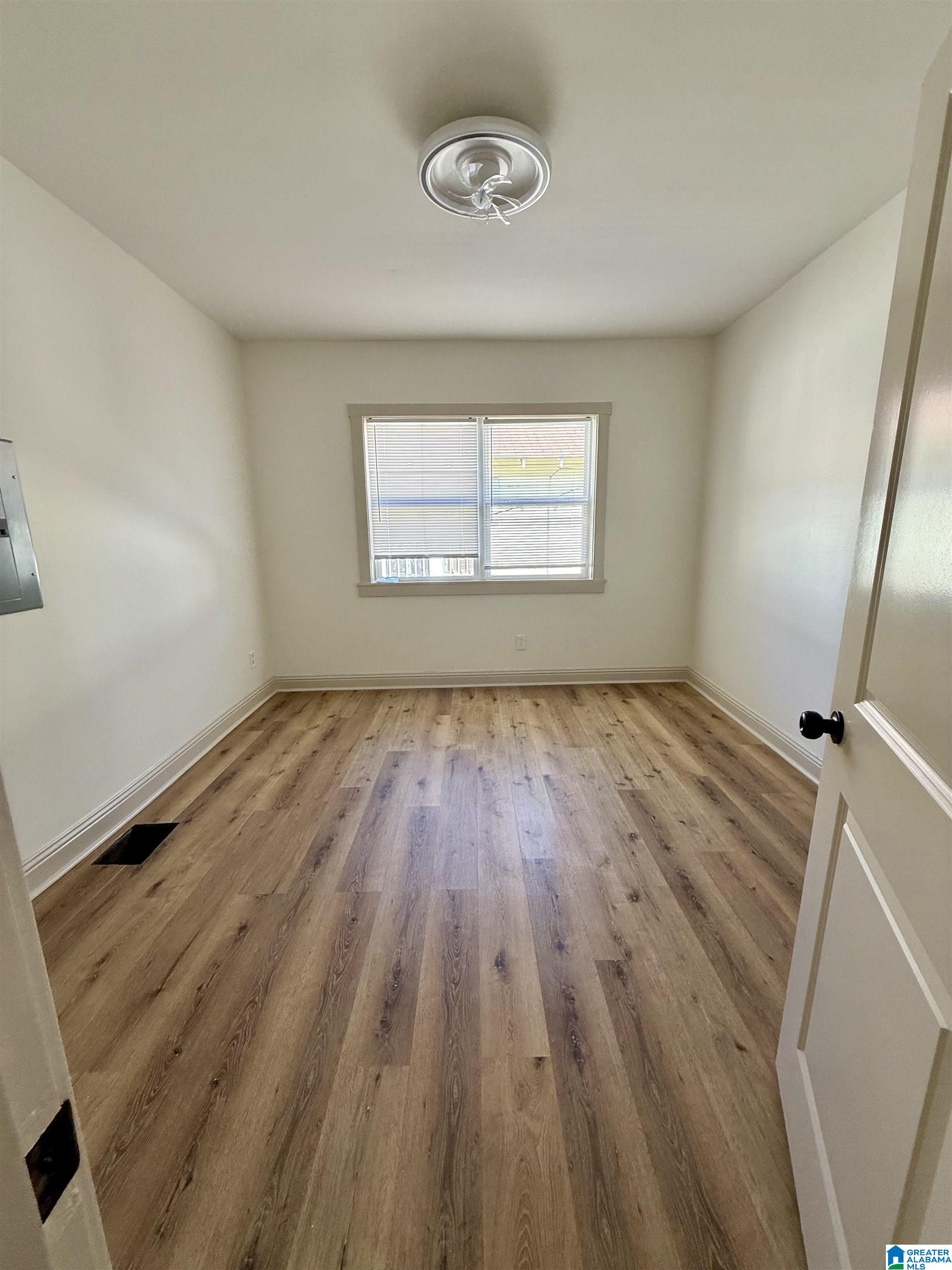 212 BANKHEAD HIGHWAY W