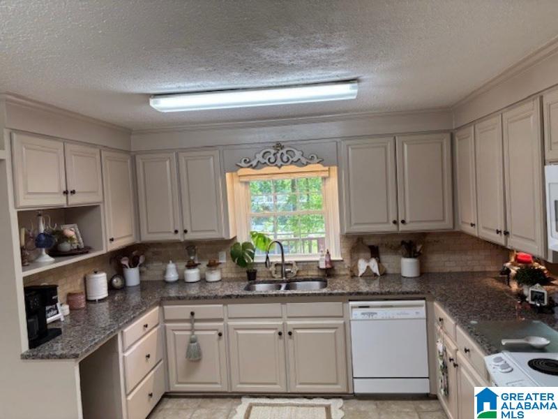 4233 HILLSBORO DRIVE
