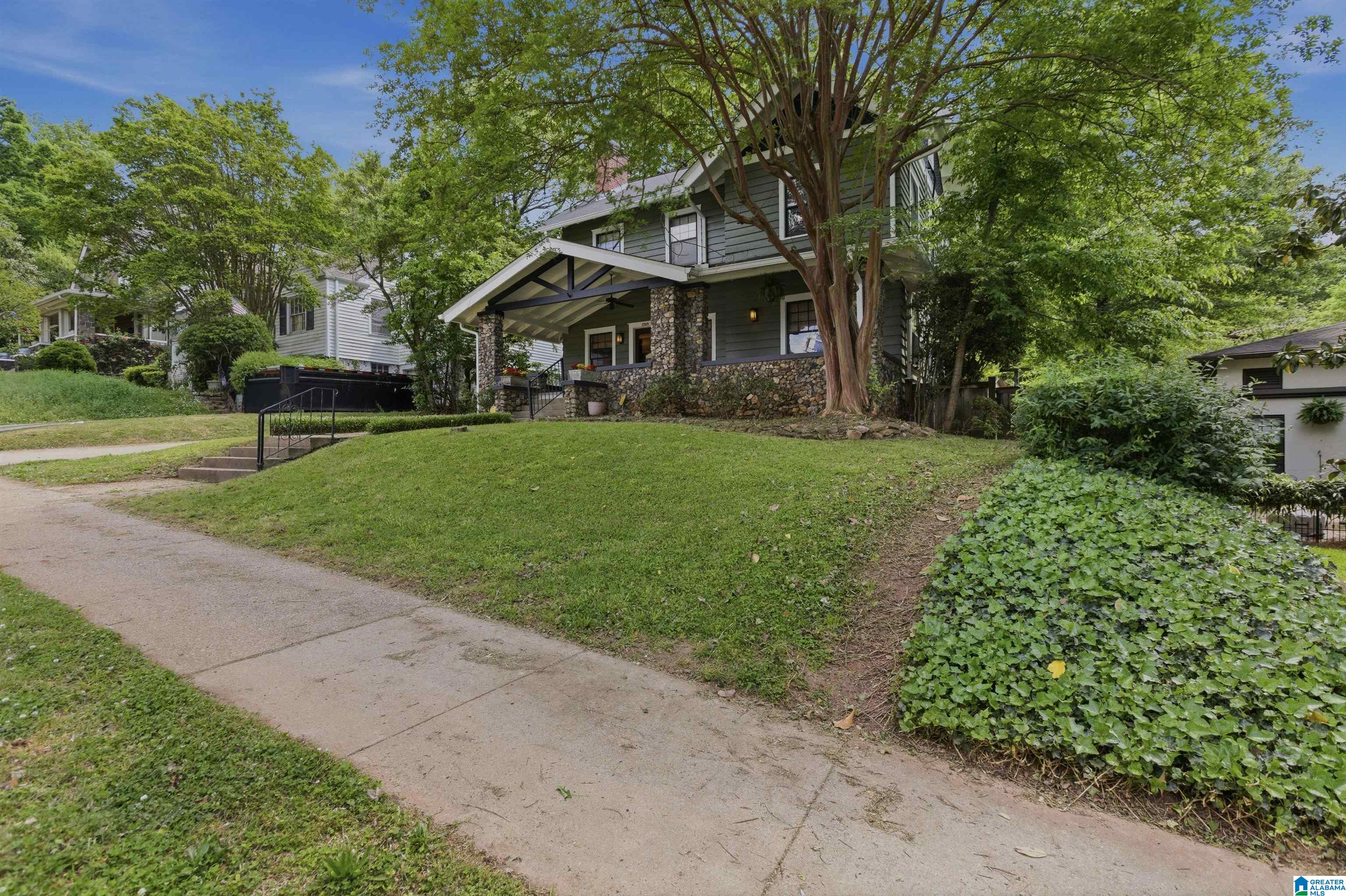 2705 S CALDWELL AVENUE