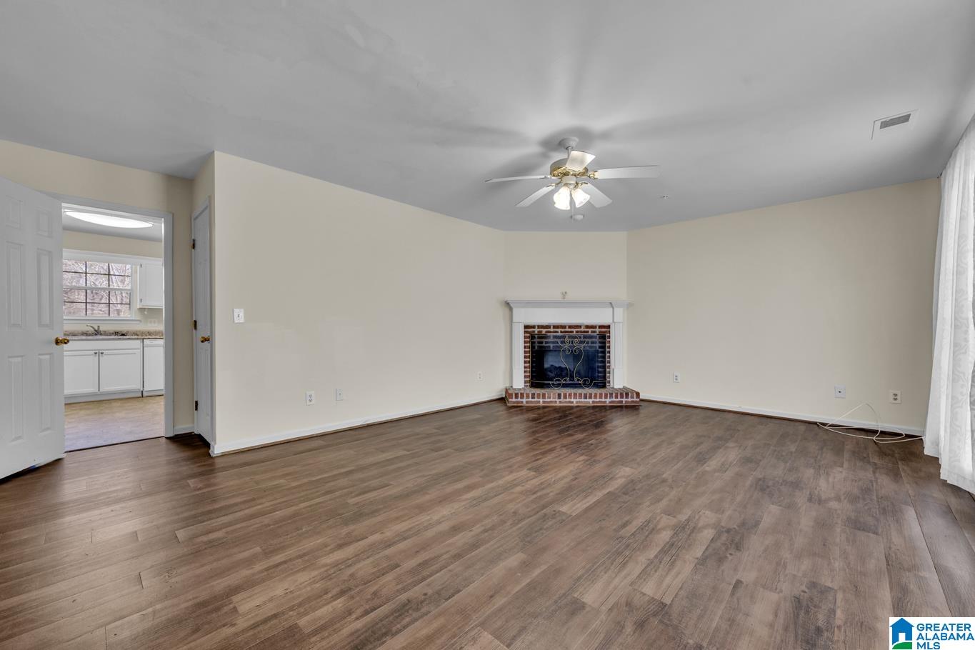 218 WILLOW POINT