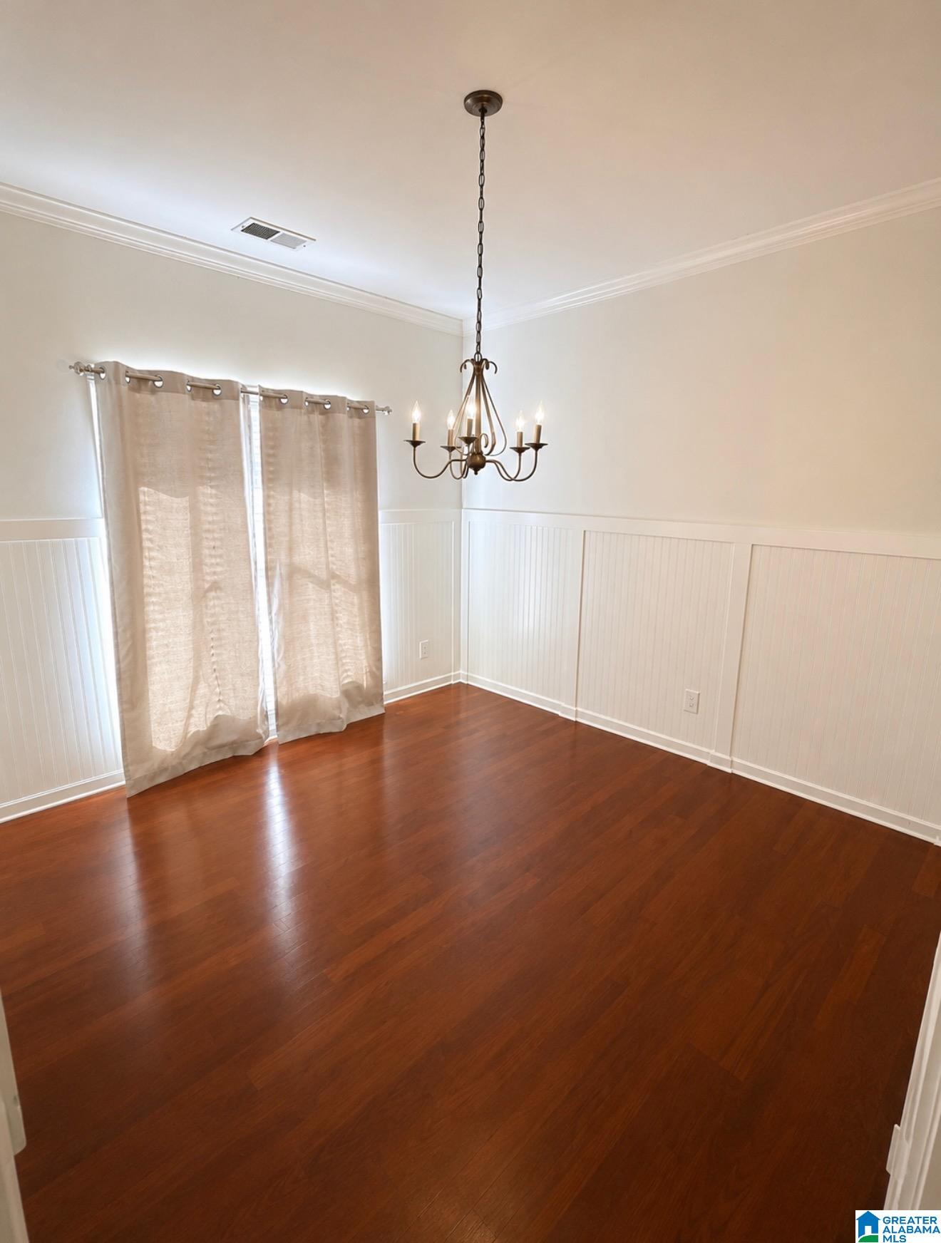 825 ROCKFORD LANE