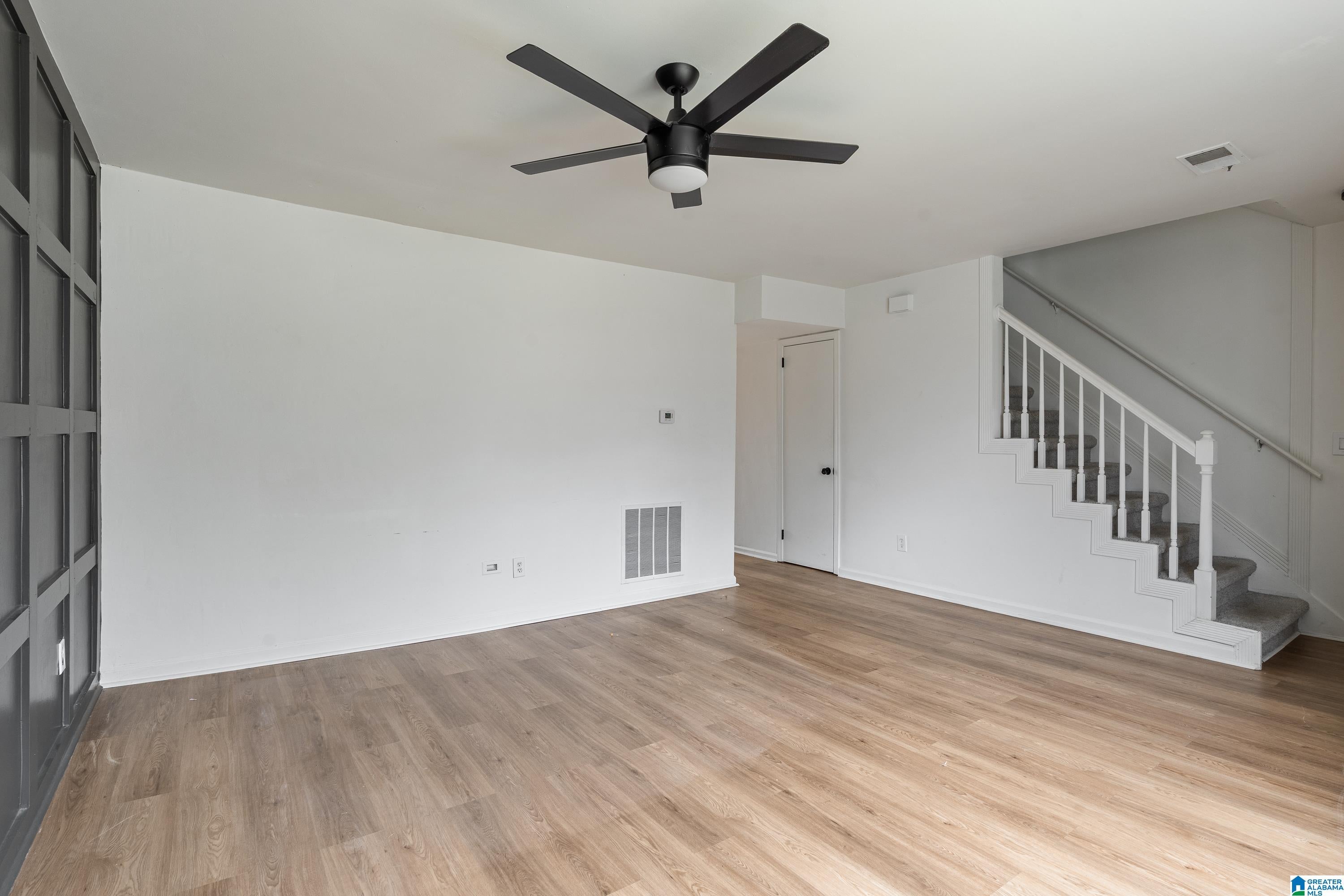 2292 CHESHIRE DRIVE - Photo 4
