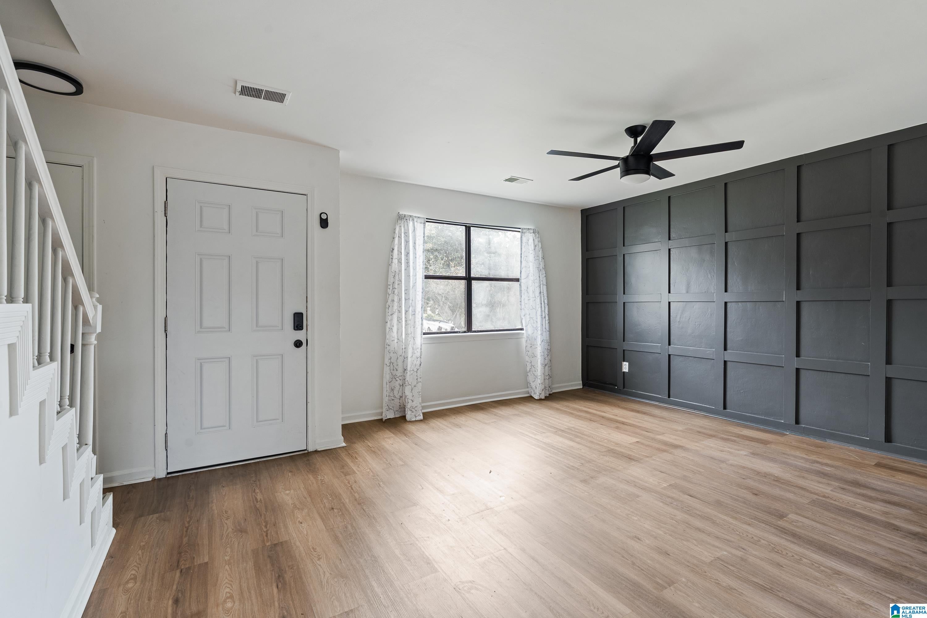 2292 CHESHIRE DRIVE - Photo 2