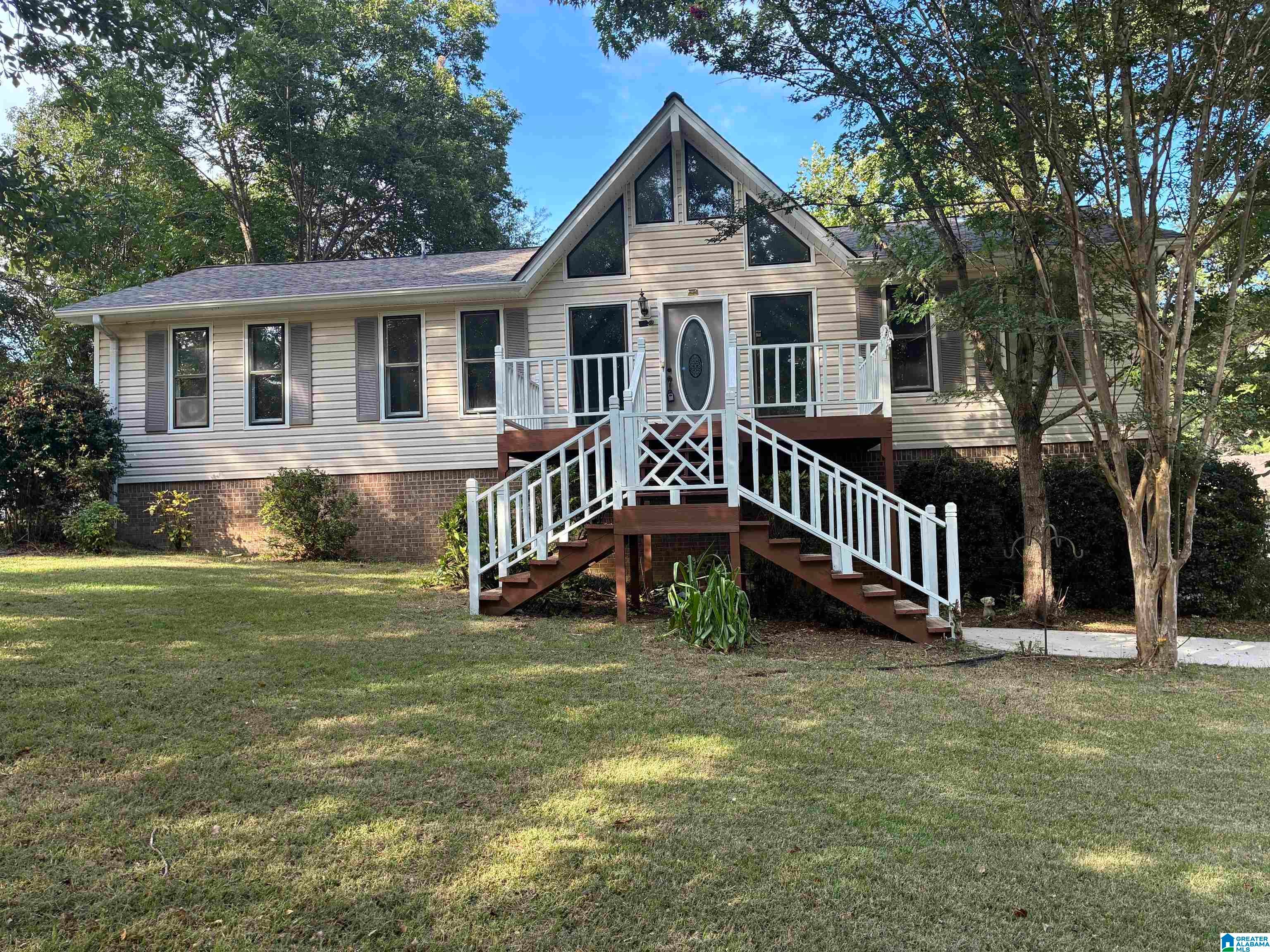 2605 LINDA CIRCLE