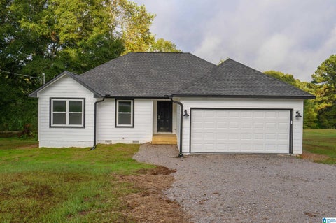 Photo of 9715 County Road 51, JEMISON, AL 35085 (MLS # 21464877)