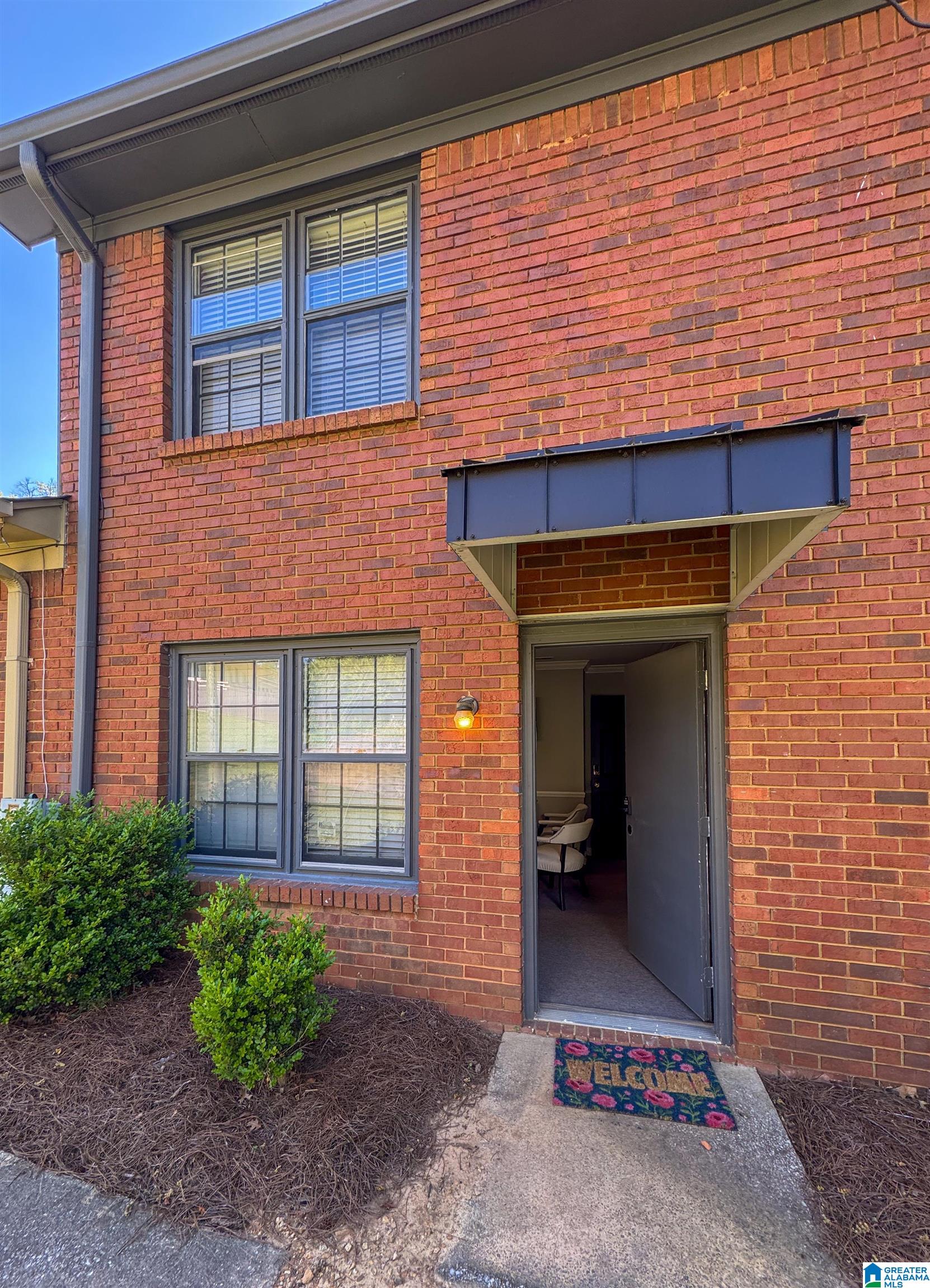Photo 1 of 11 — 2102 LYNNGATE DRIVE, HOOVER, AL 35216
