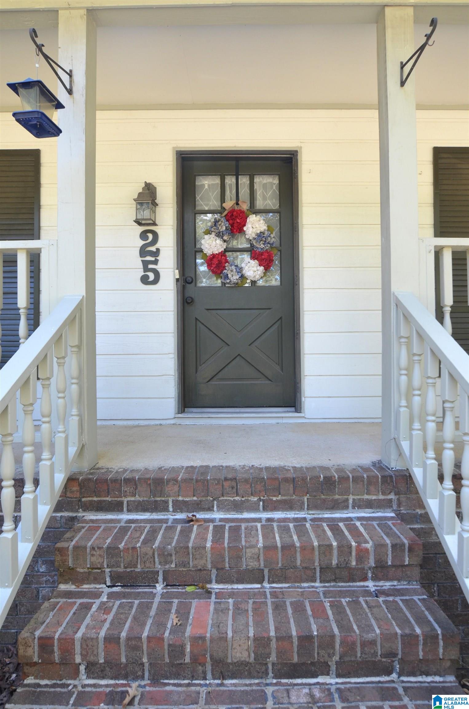 25 FRANKIES LANE