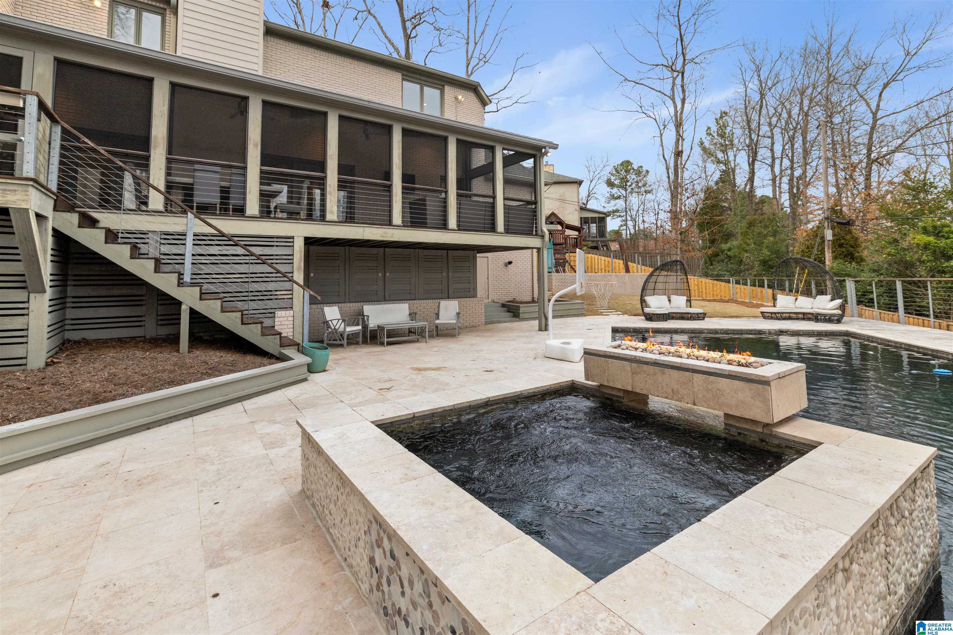 3341 SANDHURST CIRCLE