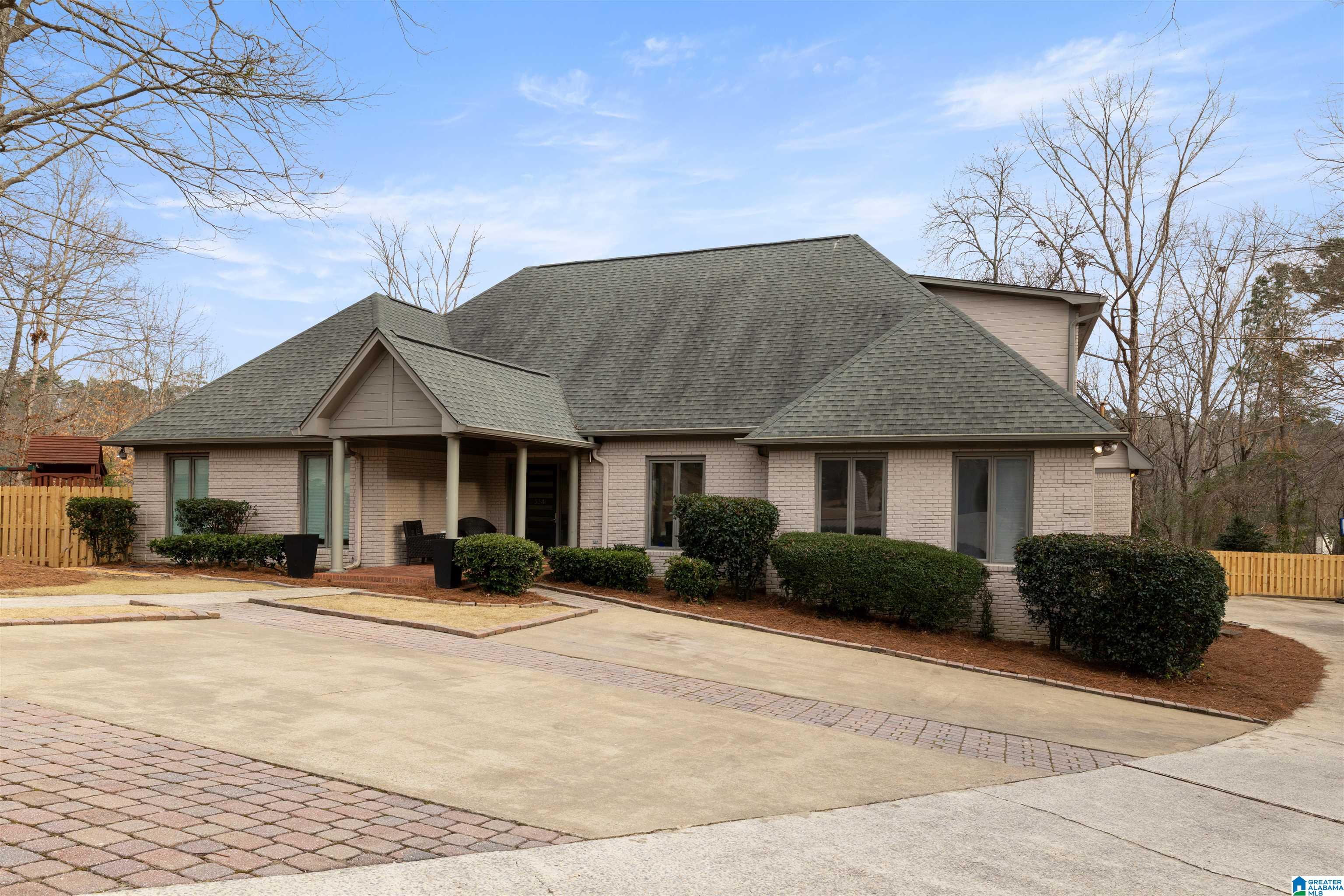 3341 SANDHURST CIRCLE