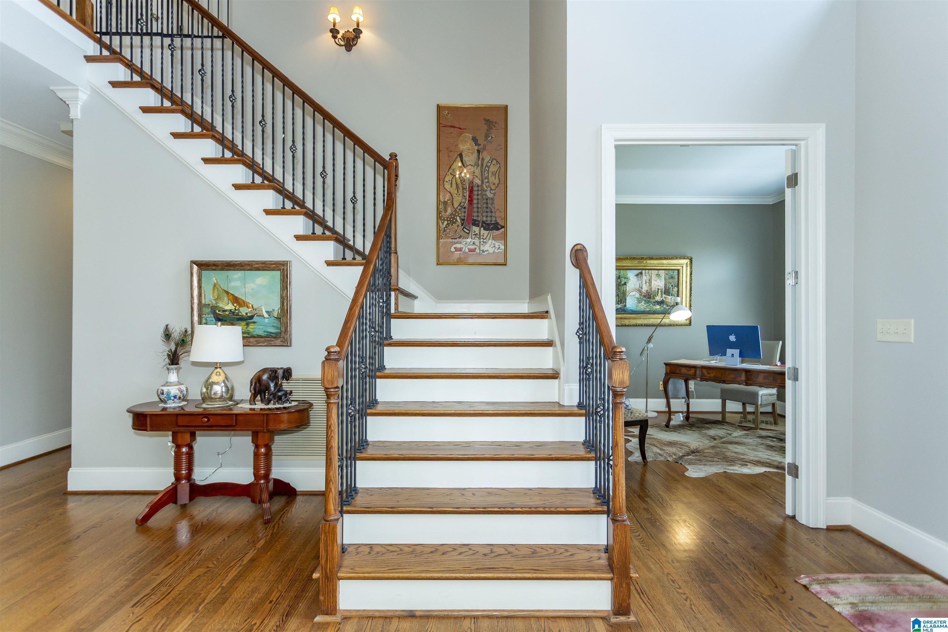 1572 WOODRIDGE PLACE