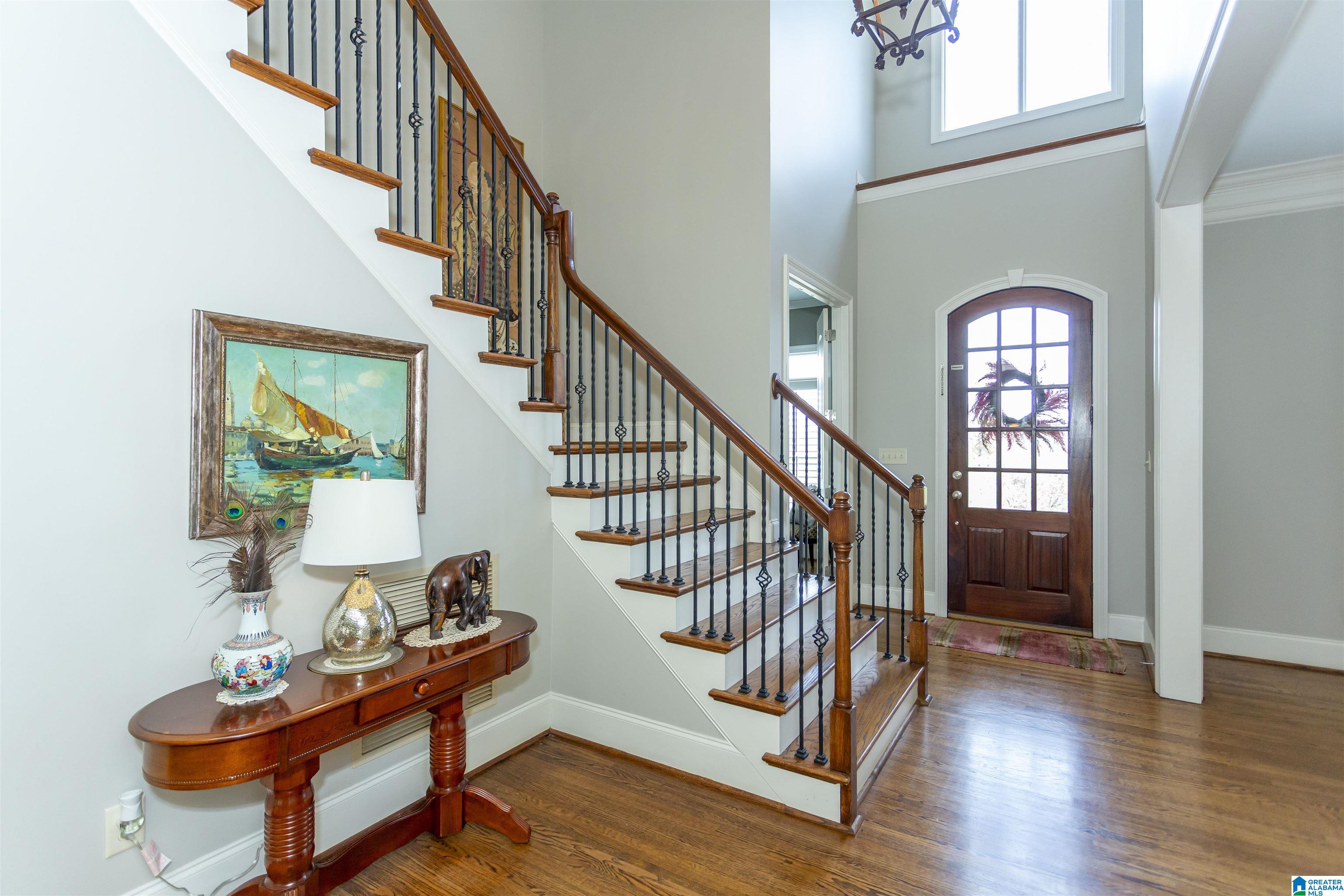 1572 WOODRIDGE PLACE