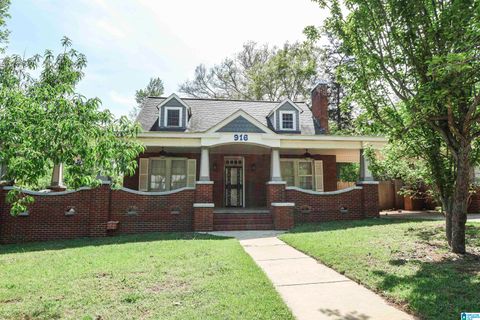 Photo of 916 Woodland Court, ANNISTON, AL 36207 (MLS # 21449211)