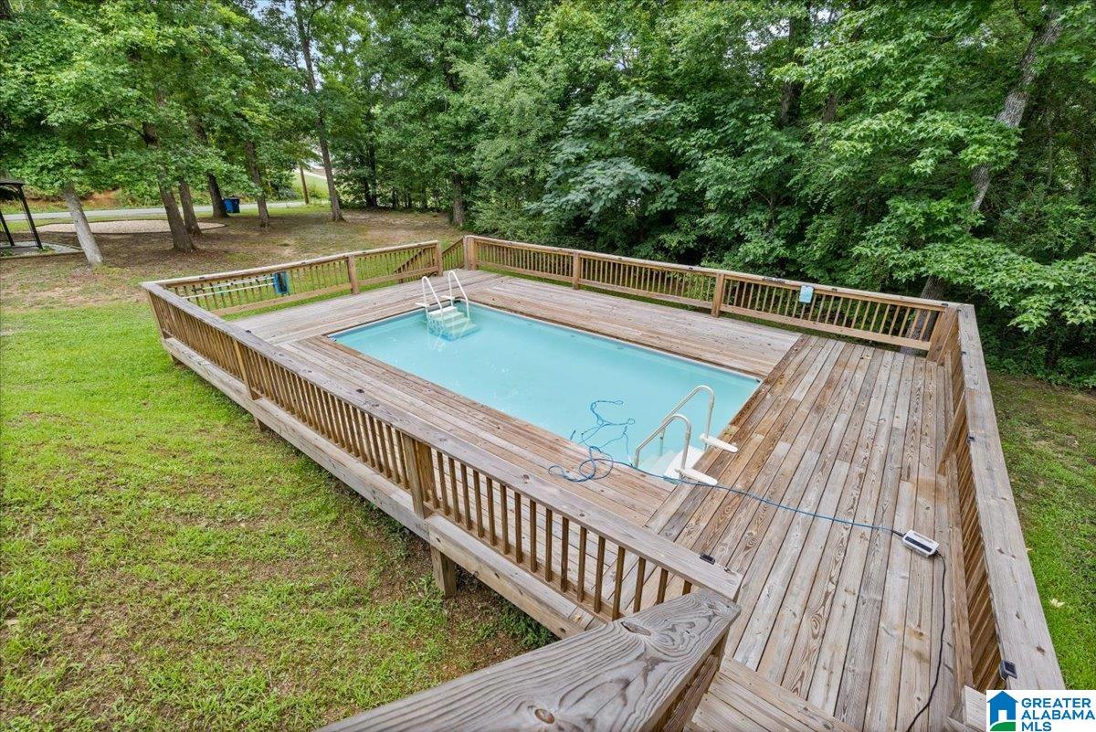 1095 DEANS FERRY ROAD