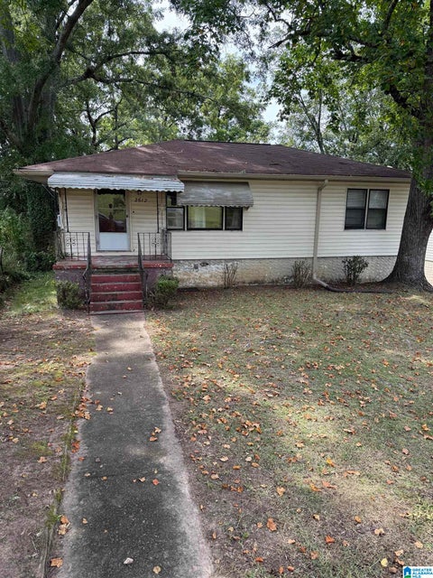 Photo of 2612 McKleroy Avenue, ANNISTON, AL 36201 (MLS # 21463425)