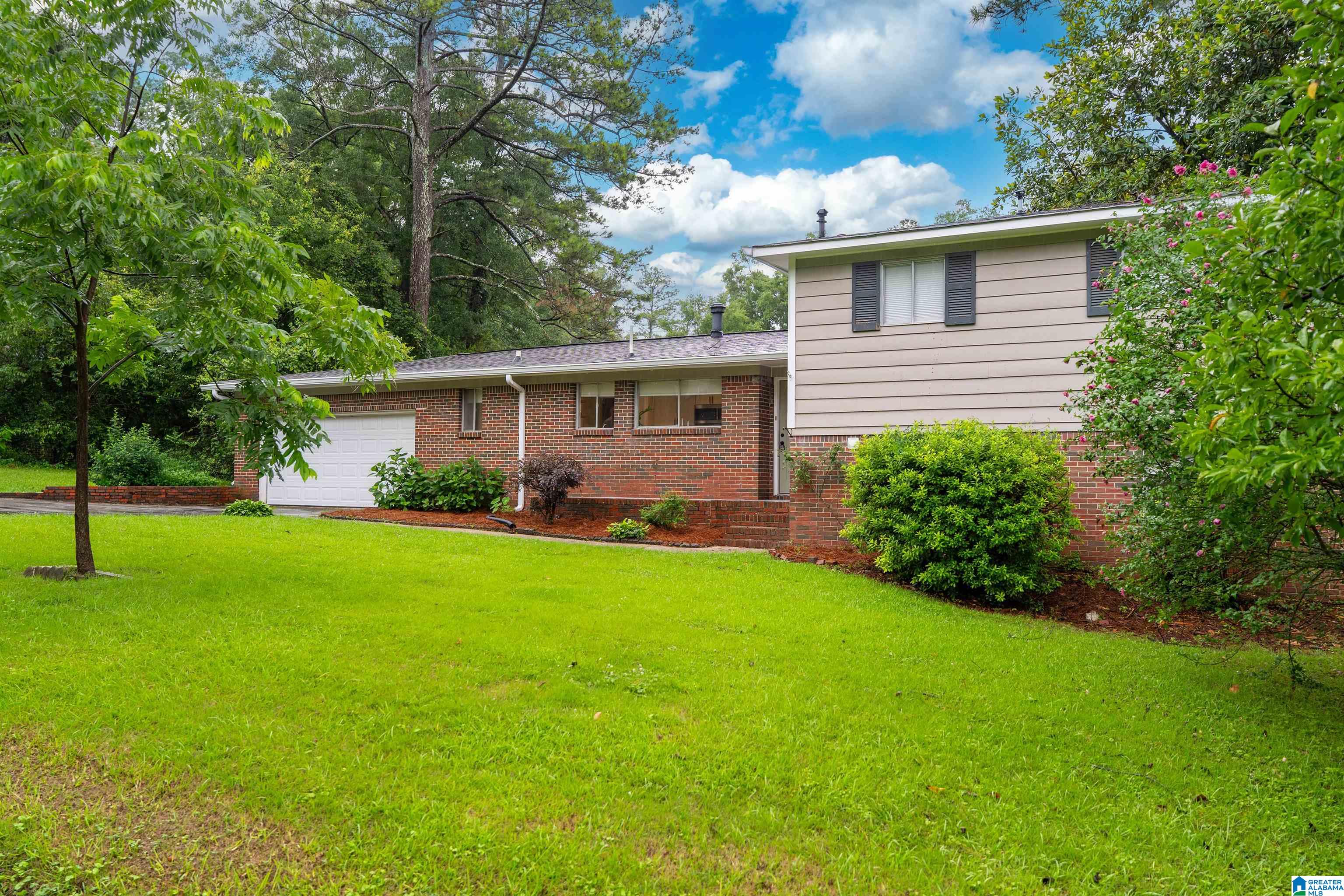 Photo 1 of 31 — 209 HILLWOOD DRIVE, ALABASTER, AL 35007