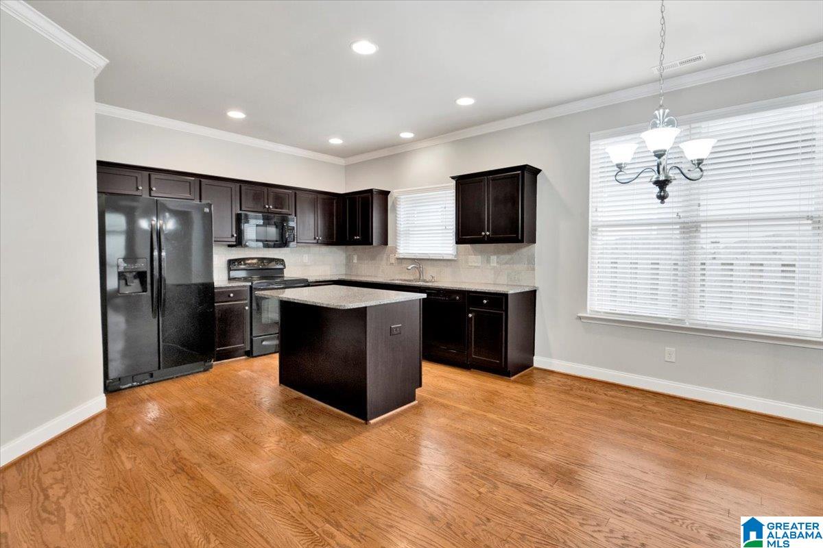 1052 SPRINGFIELD DRIVE