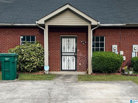 Photo of 1821 Copperfield Lane, CENTER POINT, AL 35215 (MLS # 21448622)