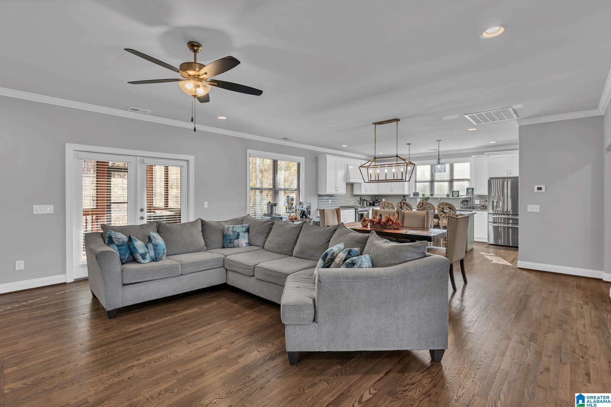 1085 GREY OAKS VALLEY