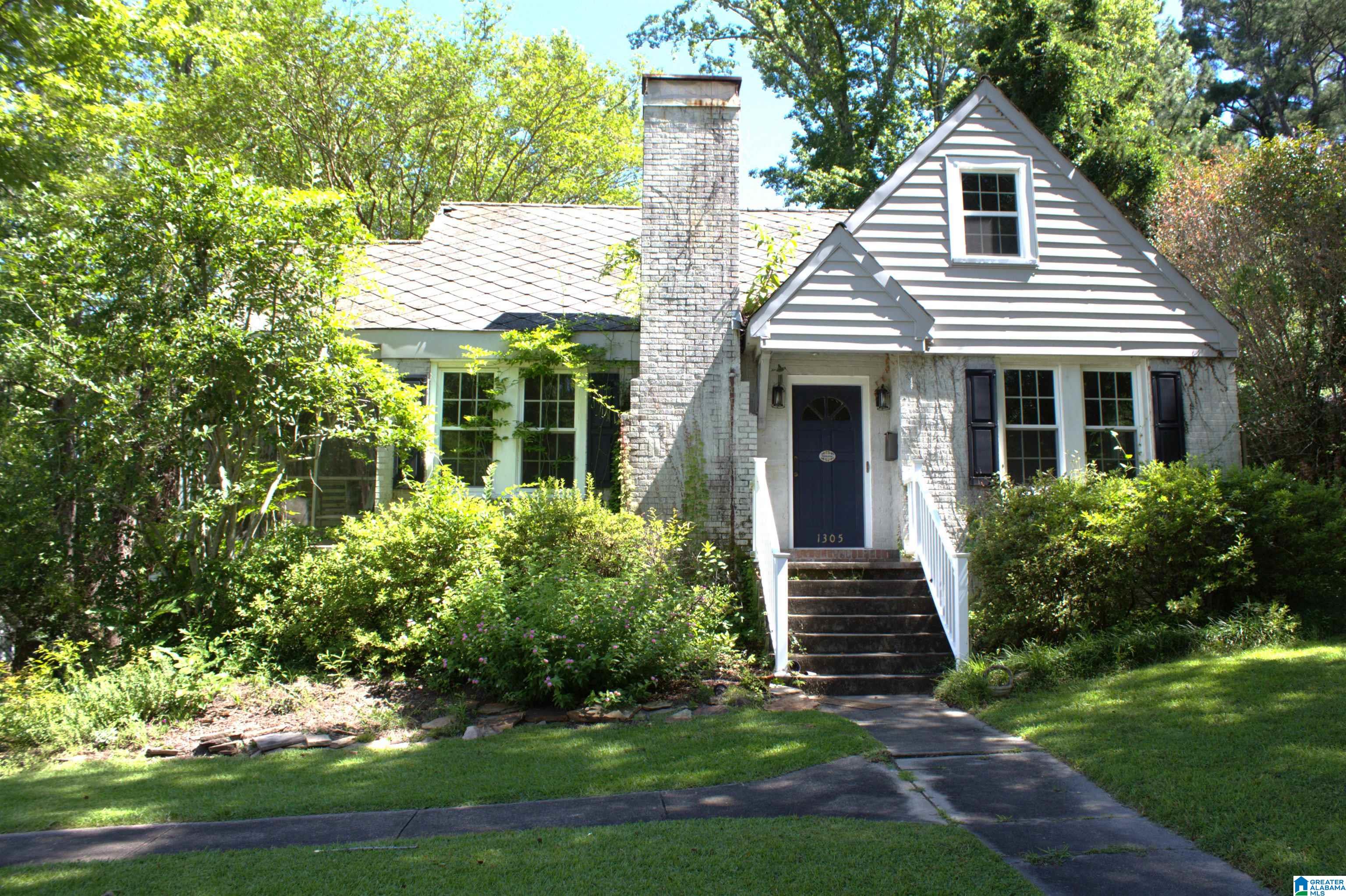 Photo 1 of 14 — 1305 FOREST LANE, ANNISTON, AL 36201