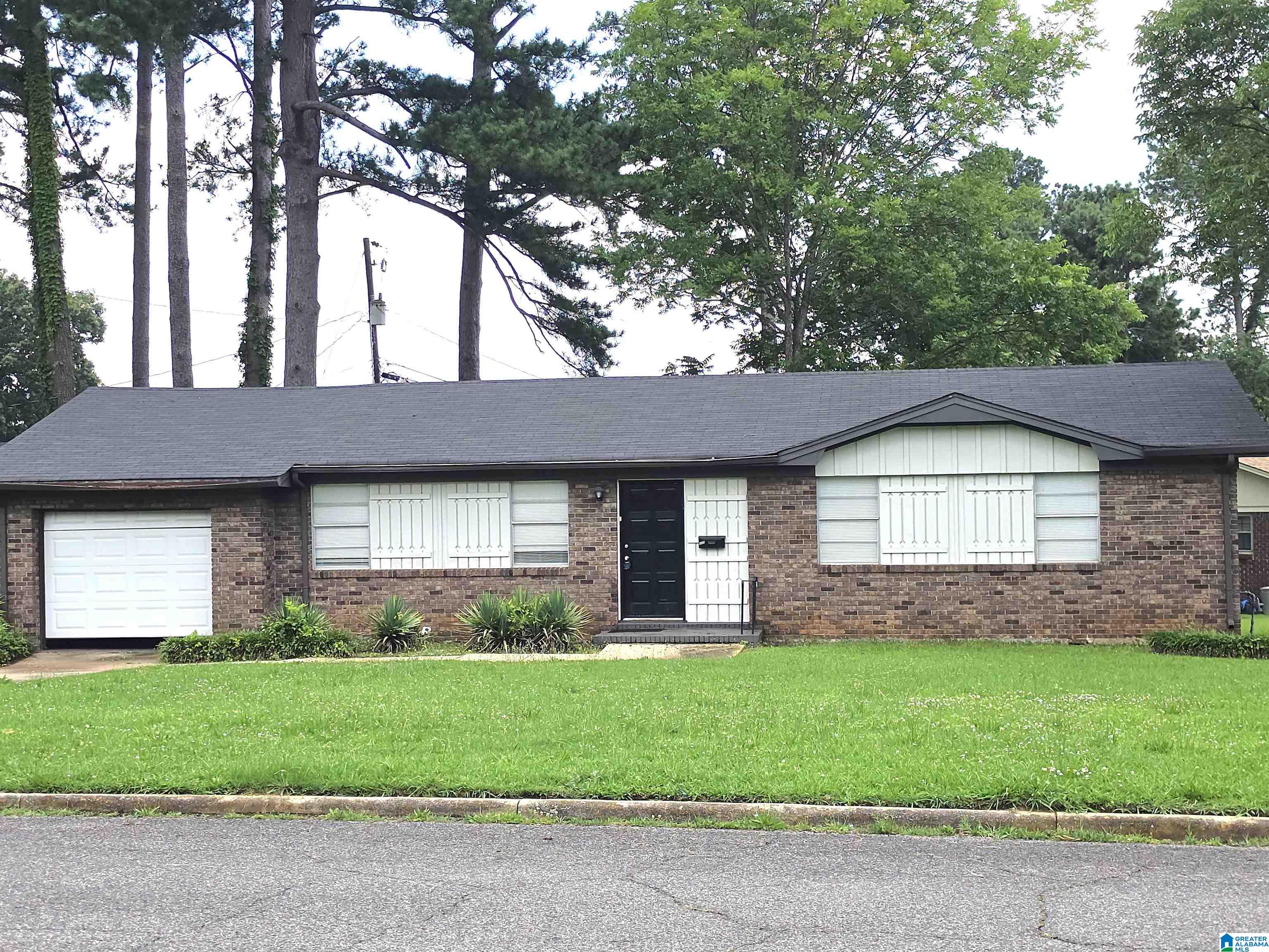 Photo 1 of 16 — 305 GLEN CREST DRIVE, FAIRFIELD, AL 35064