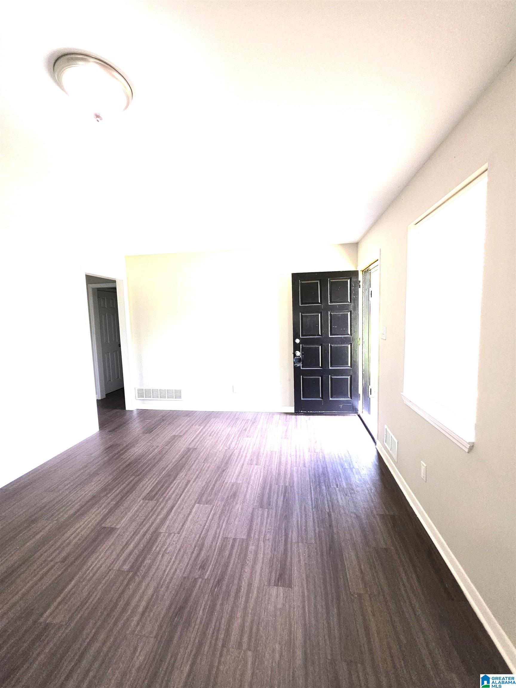305 GLEN CREST DRIVE