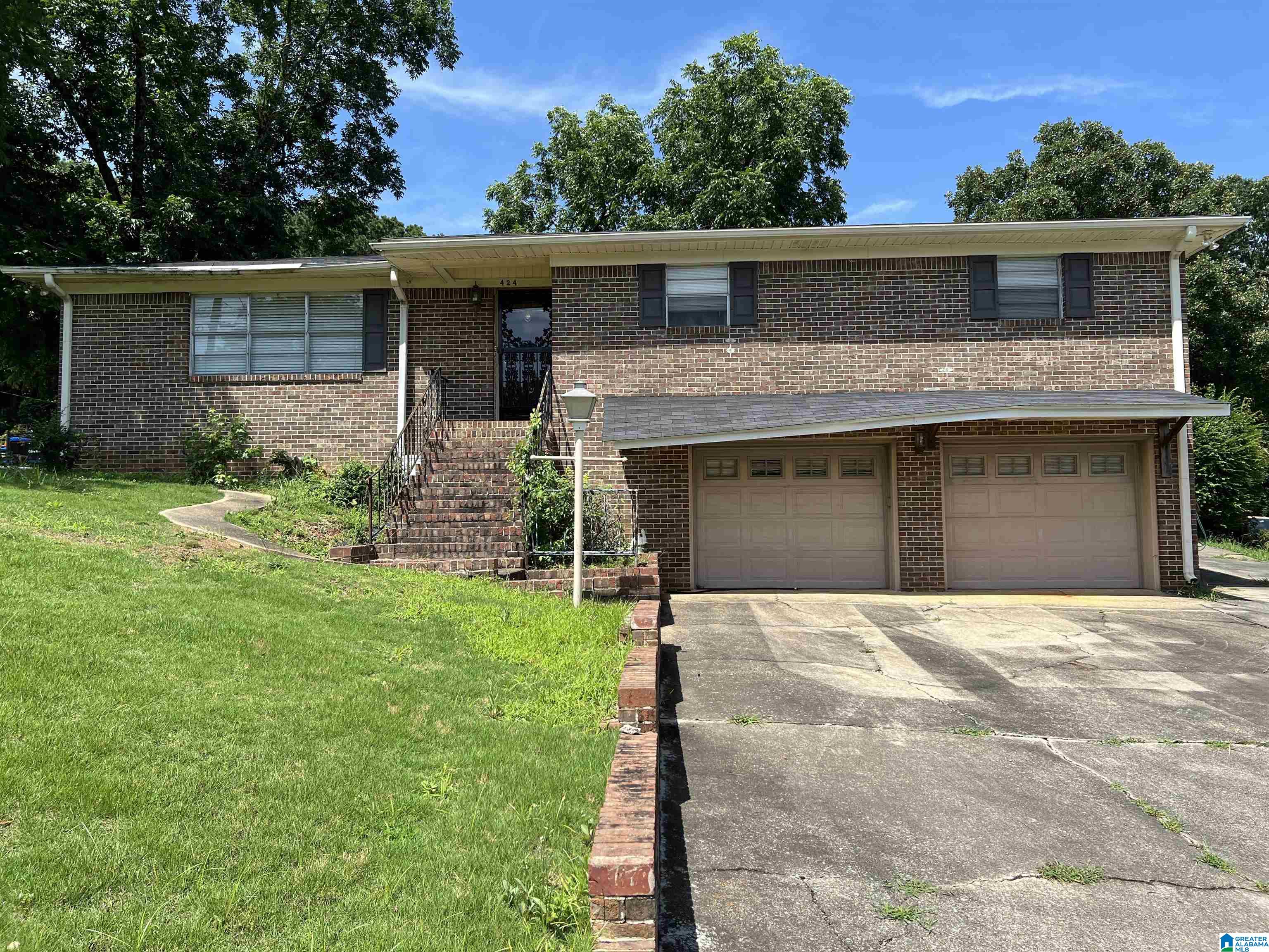Photo 1 of 20 — 424 DANIEL DRIVE NE, CENTER POINT, AL 35215
