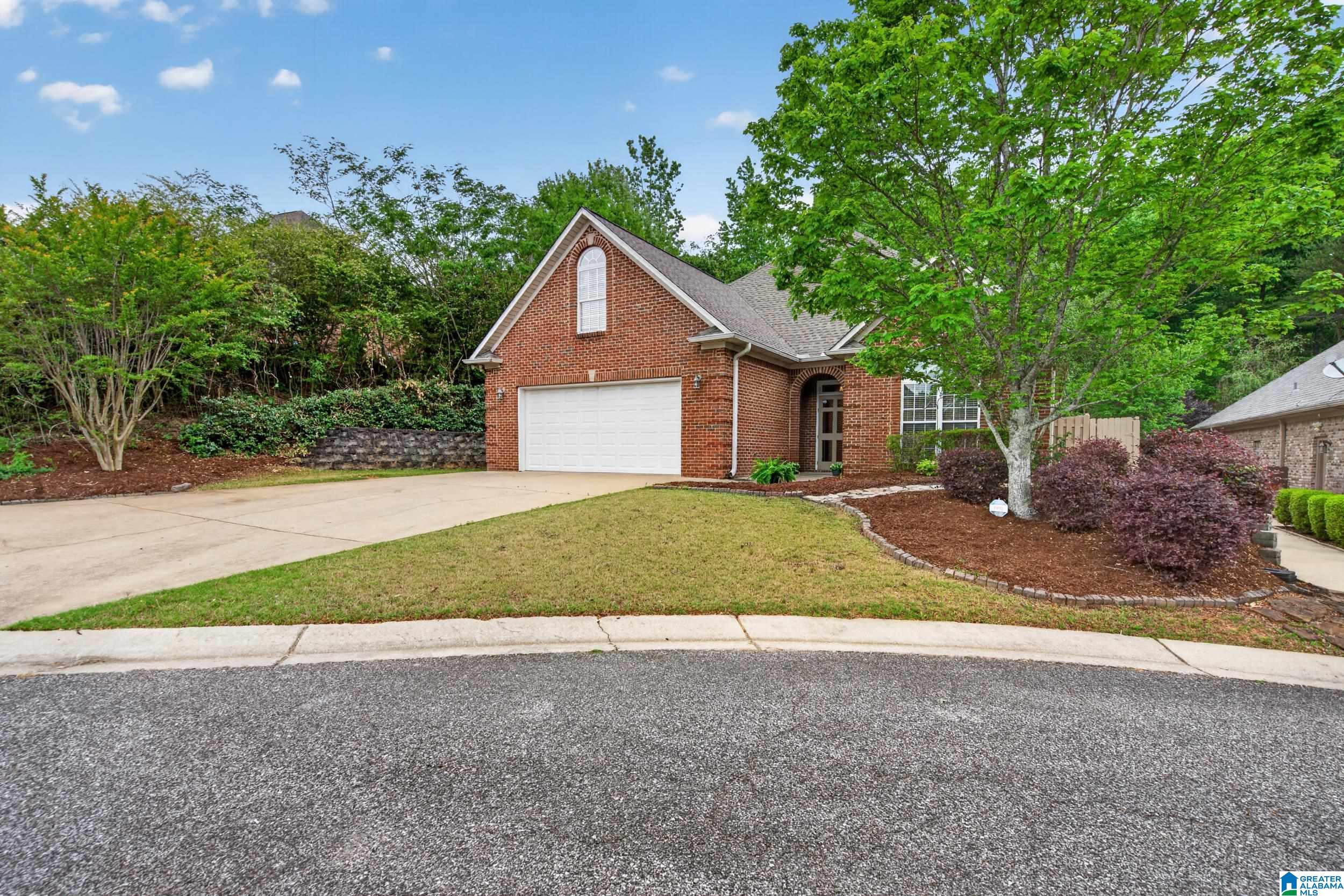 5504 MOOTS CIRCLE