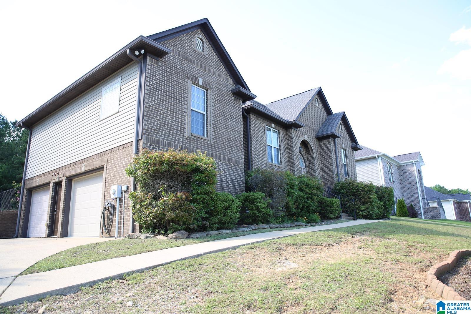 665 WOODLAND CIRCLE