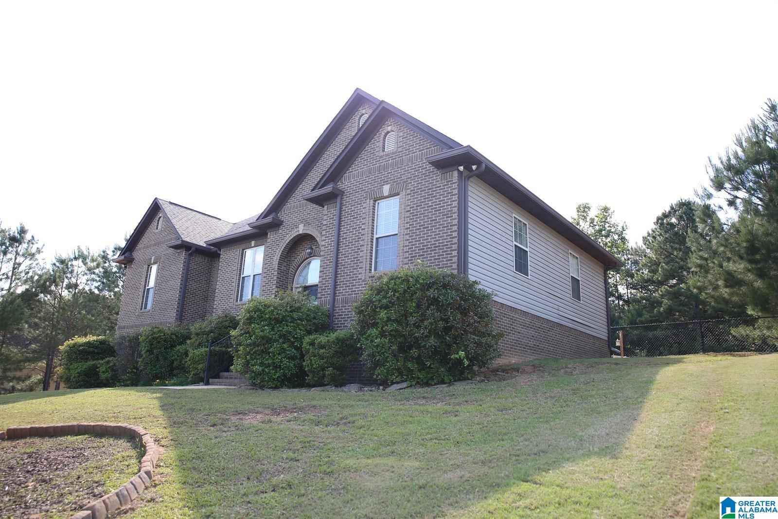 665 WOODLAND CIRCLE