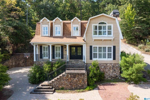 Photo of 3200 Altaloma Drive, VESTAVIA HILLS, AL 35216 (MLS # 21465234)