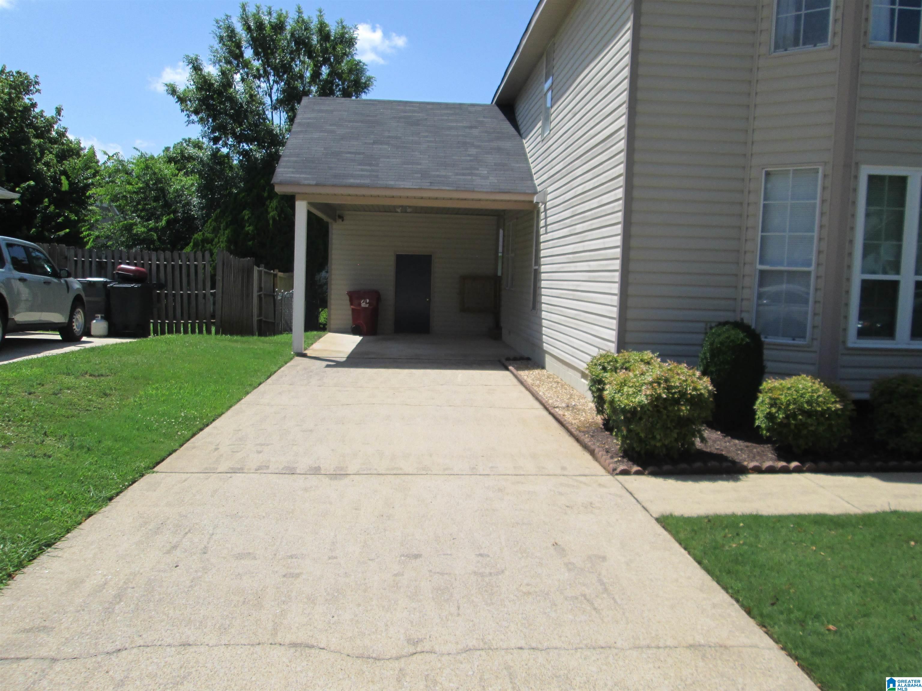 6736 CROSSBROOK LANE