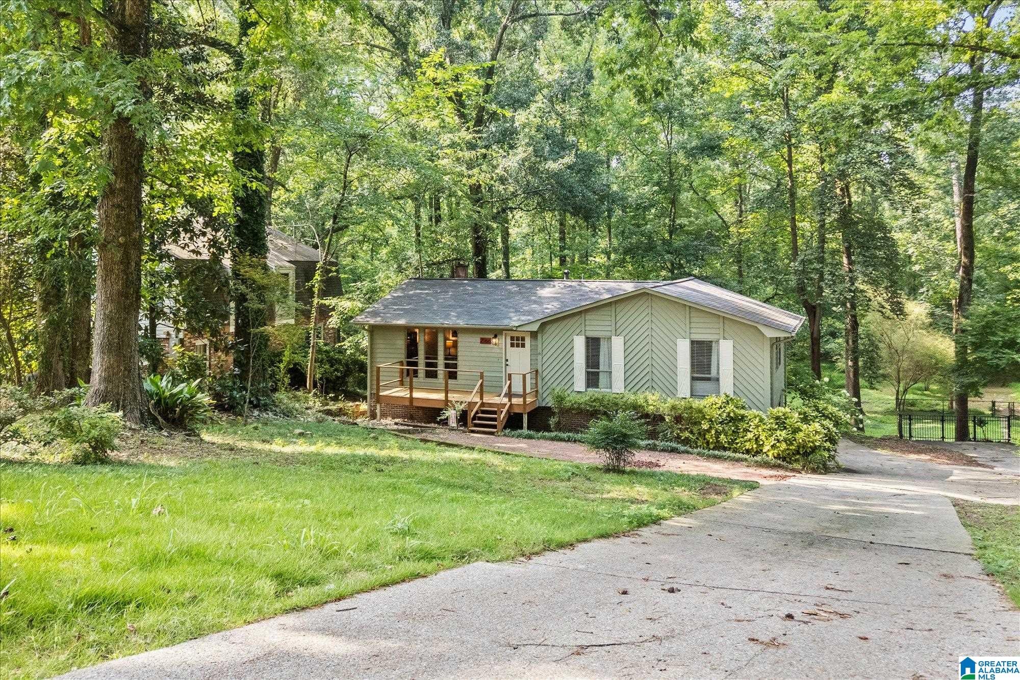 2966 LAKE PARK CIRCLE