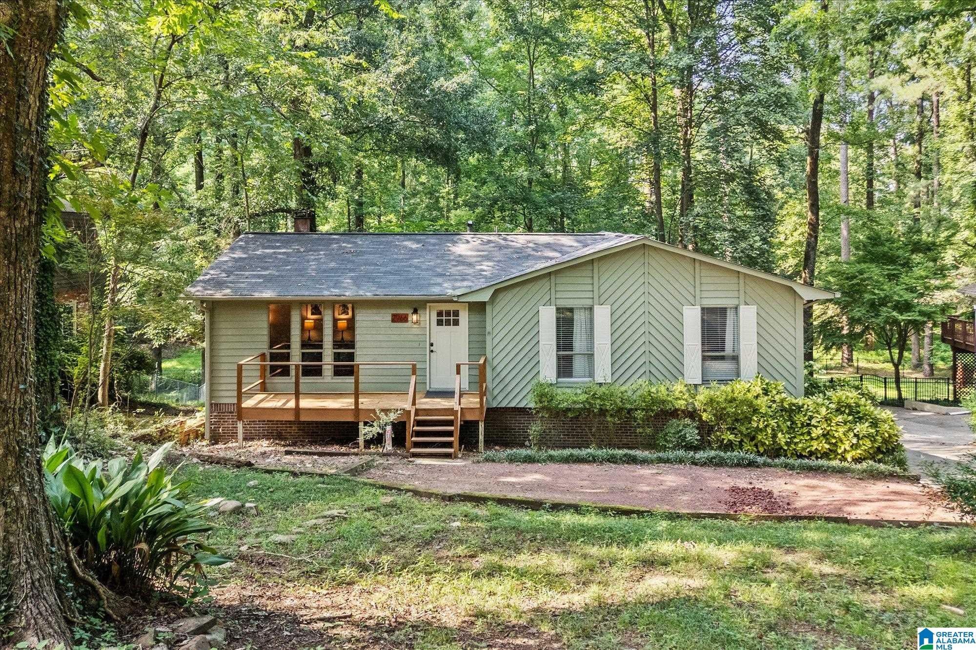 2966 LAKE PARK CIRCLE