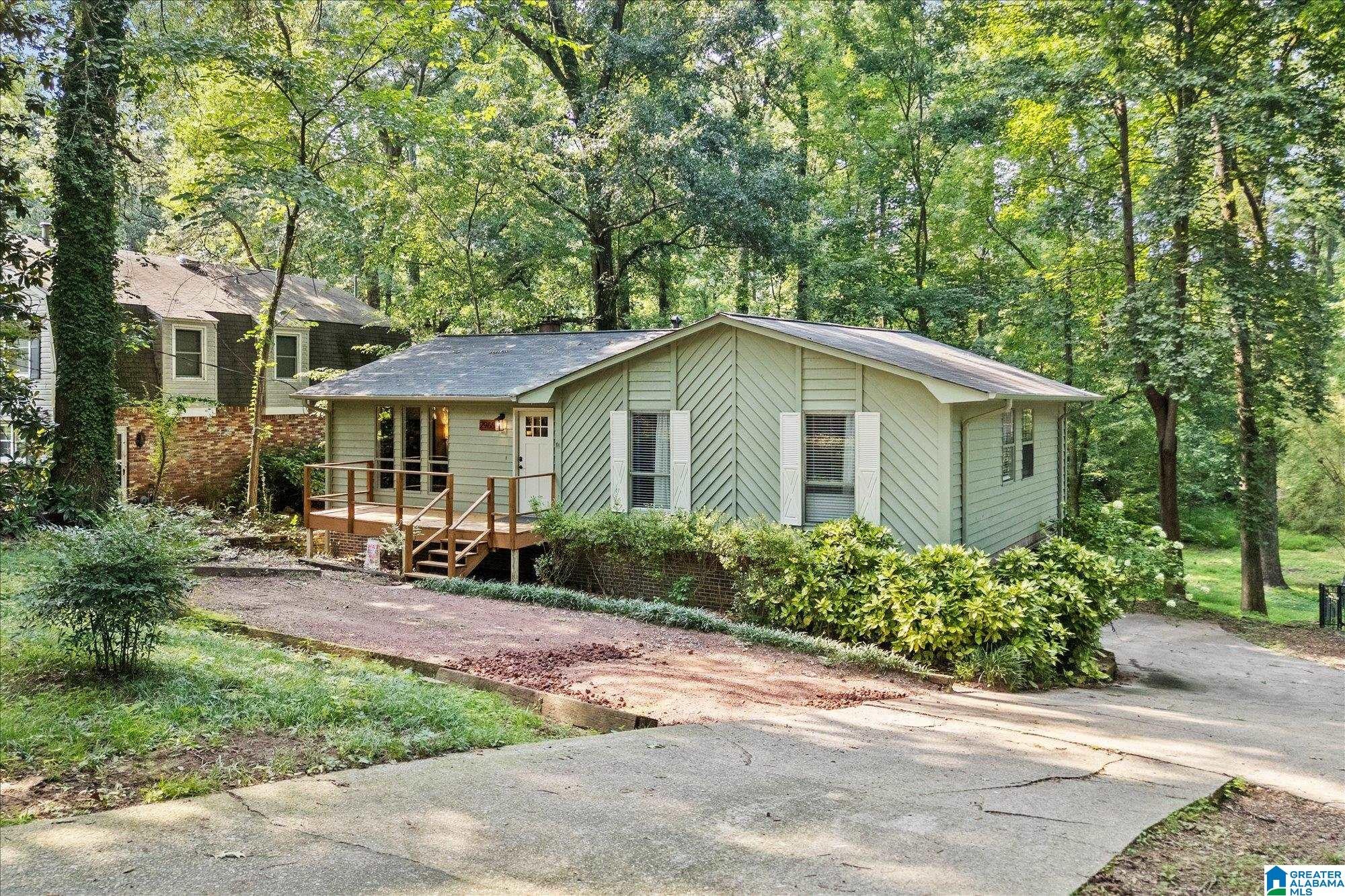 2966 LAKE PARK CIRCLE