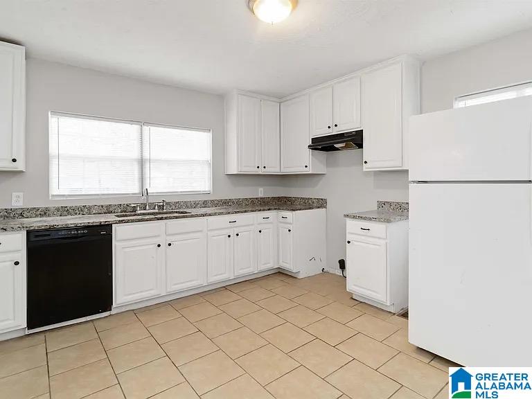 3808 OAKWOOD DRIVE
