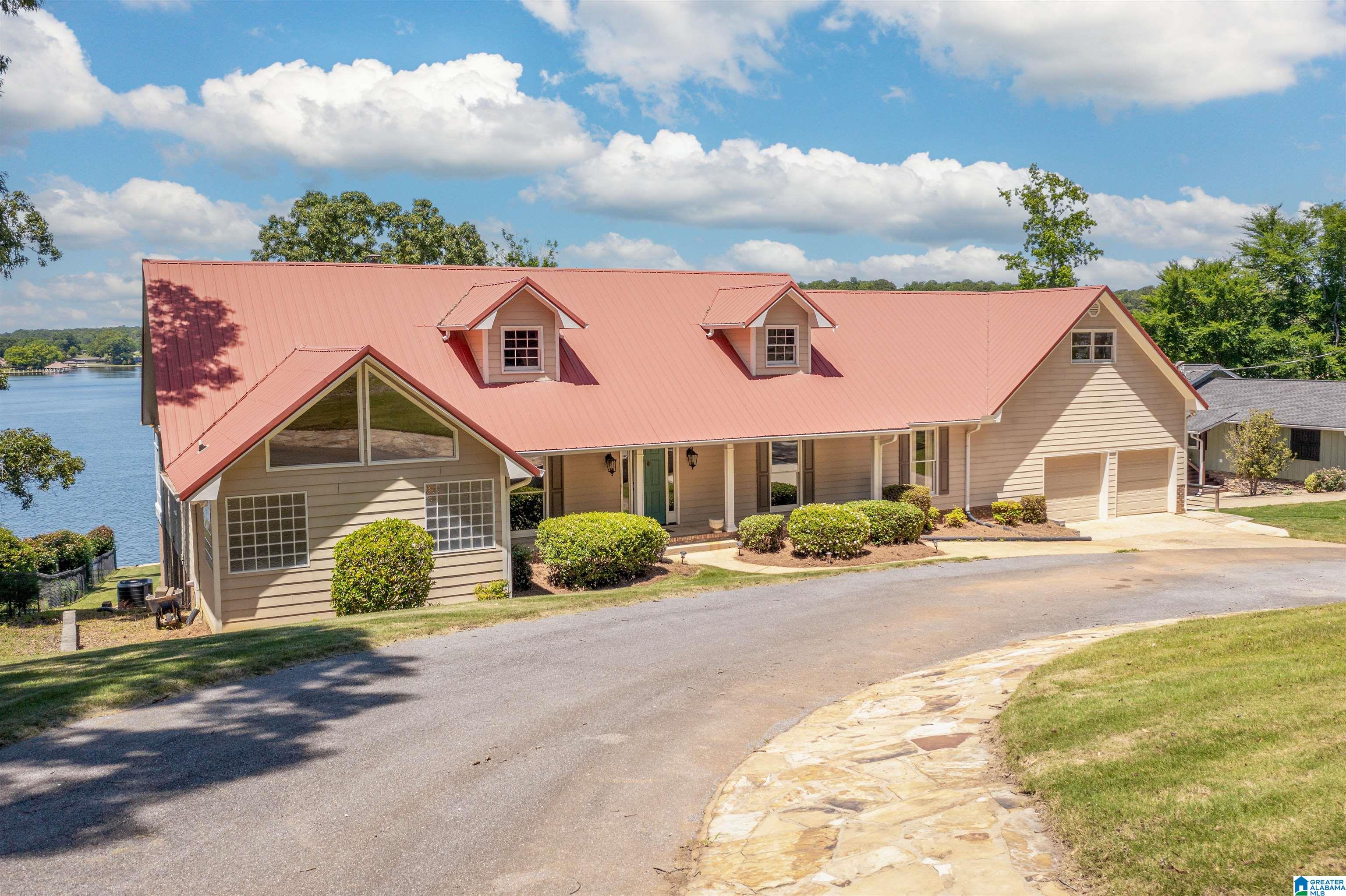 7023 BLACKBERRY LANE